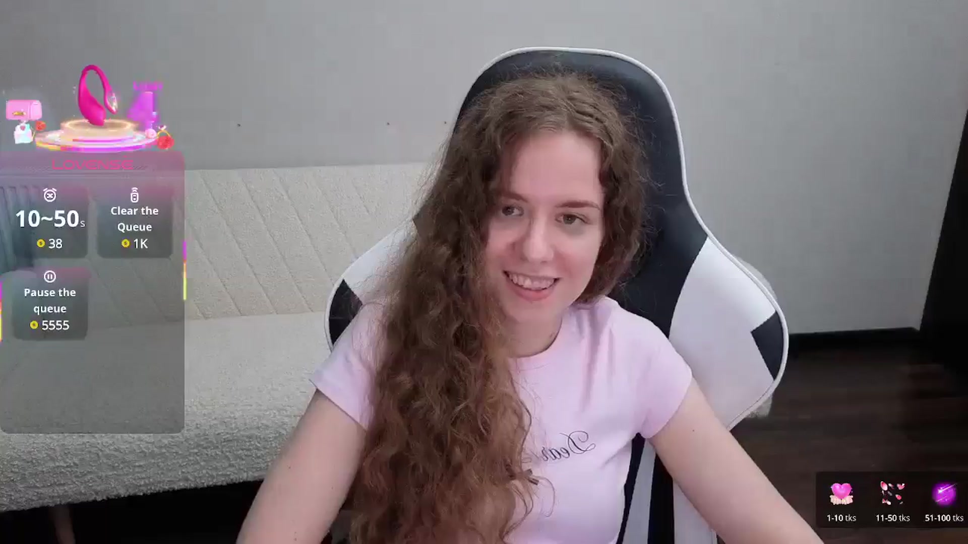 Gallery image thumbnail from BlueFlowerr's myfreecams stream on, 07/30/2025, 19:36 image 13 of 20