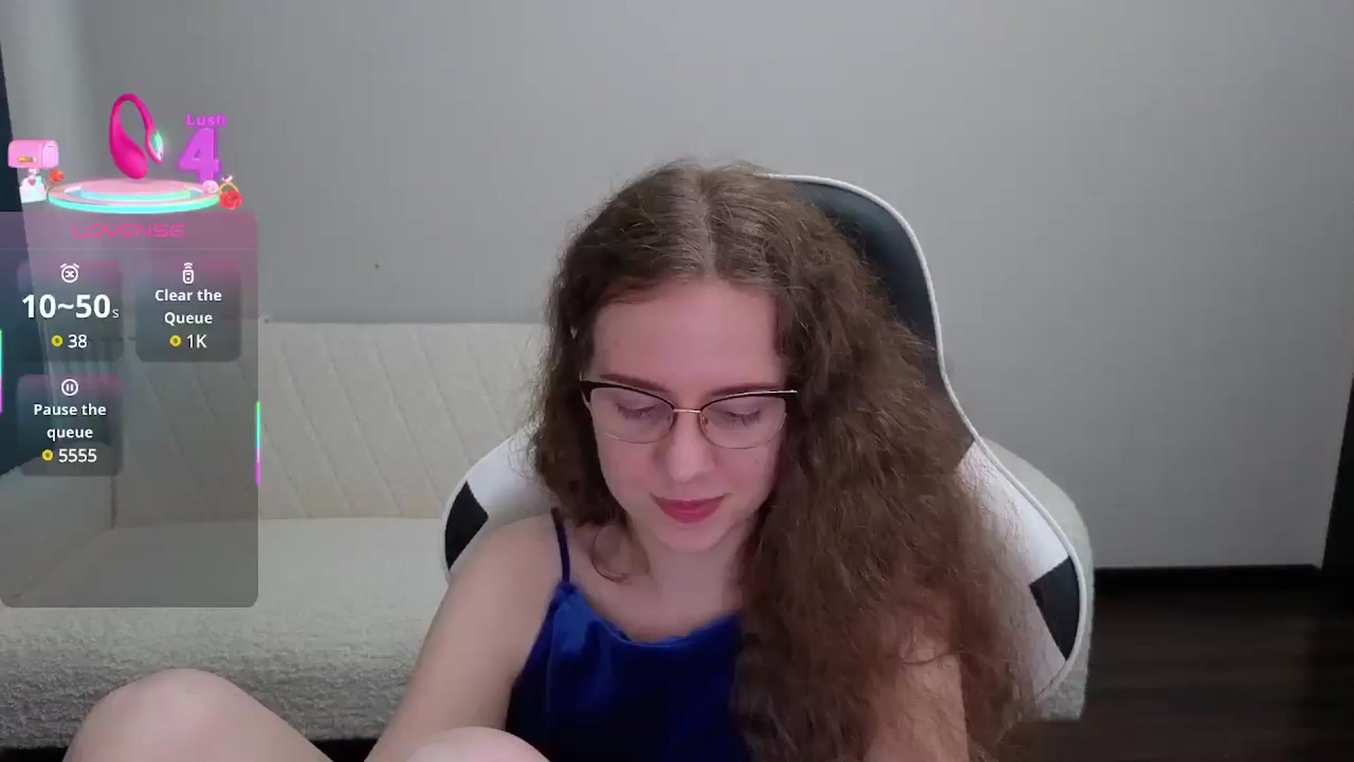 Gallery image thumbnail from BlueFlowerr's myfreecams stream on, 08/01/2025, 18:20 image 7 of 20