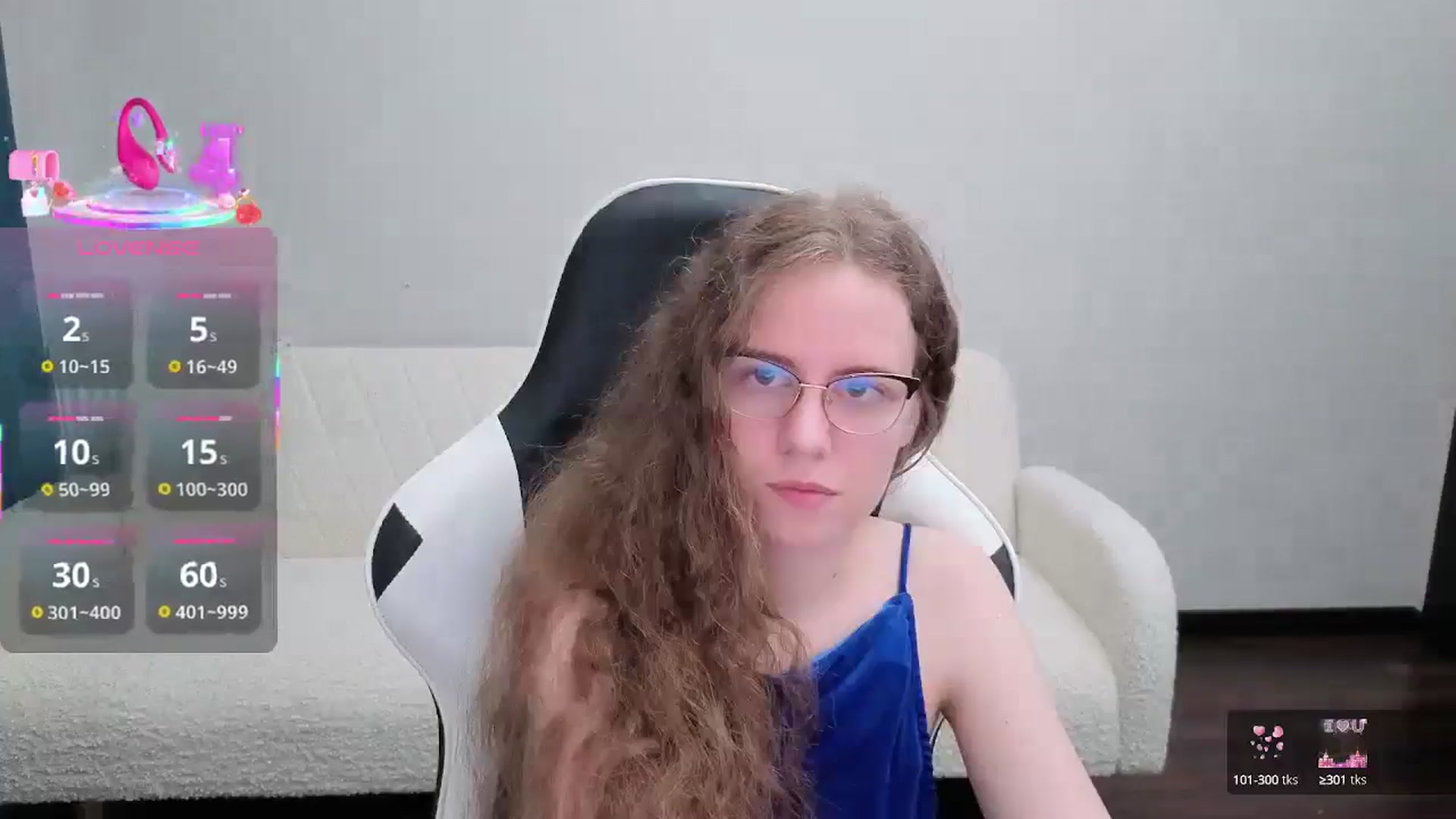 Gallery image thumbnail from BlueFlowerr's myfreecams stream on, 08/01/2025, 18:20 image 17 of 20