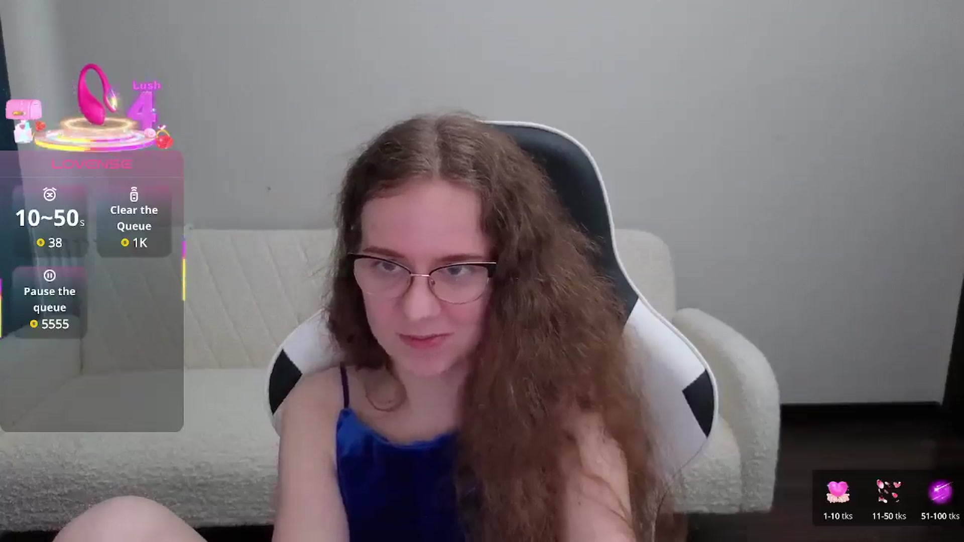 Gallery image thumbnail from BlueFlowerr's myfreecams stream on, 08/01/2025, 18:20 image 8 of 20
