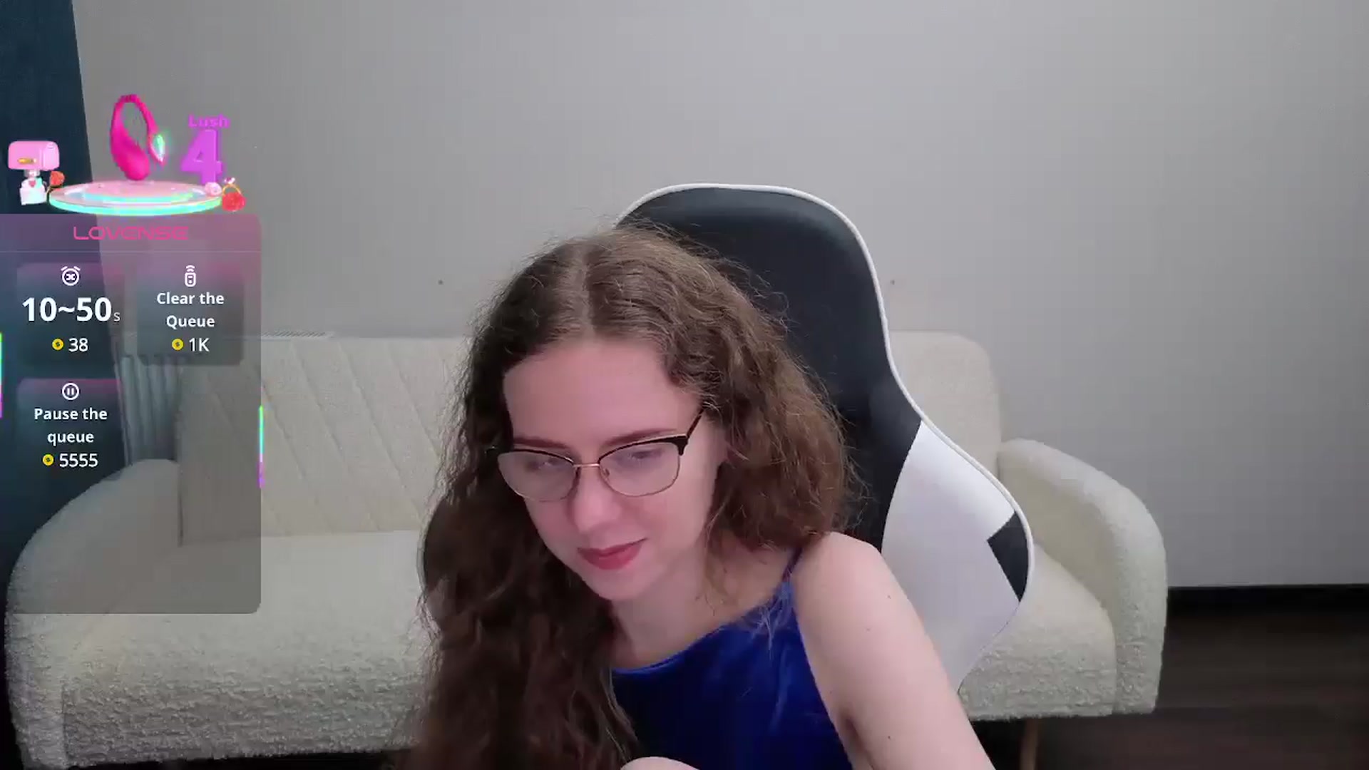 Gallery image thumbnail from BlueFlowerr's myfreecams stream on, 08/01/2025, 21:12 image 15 of 20