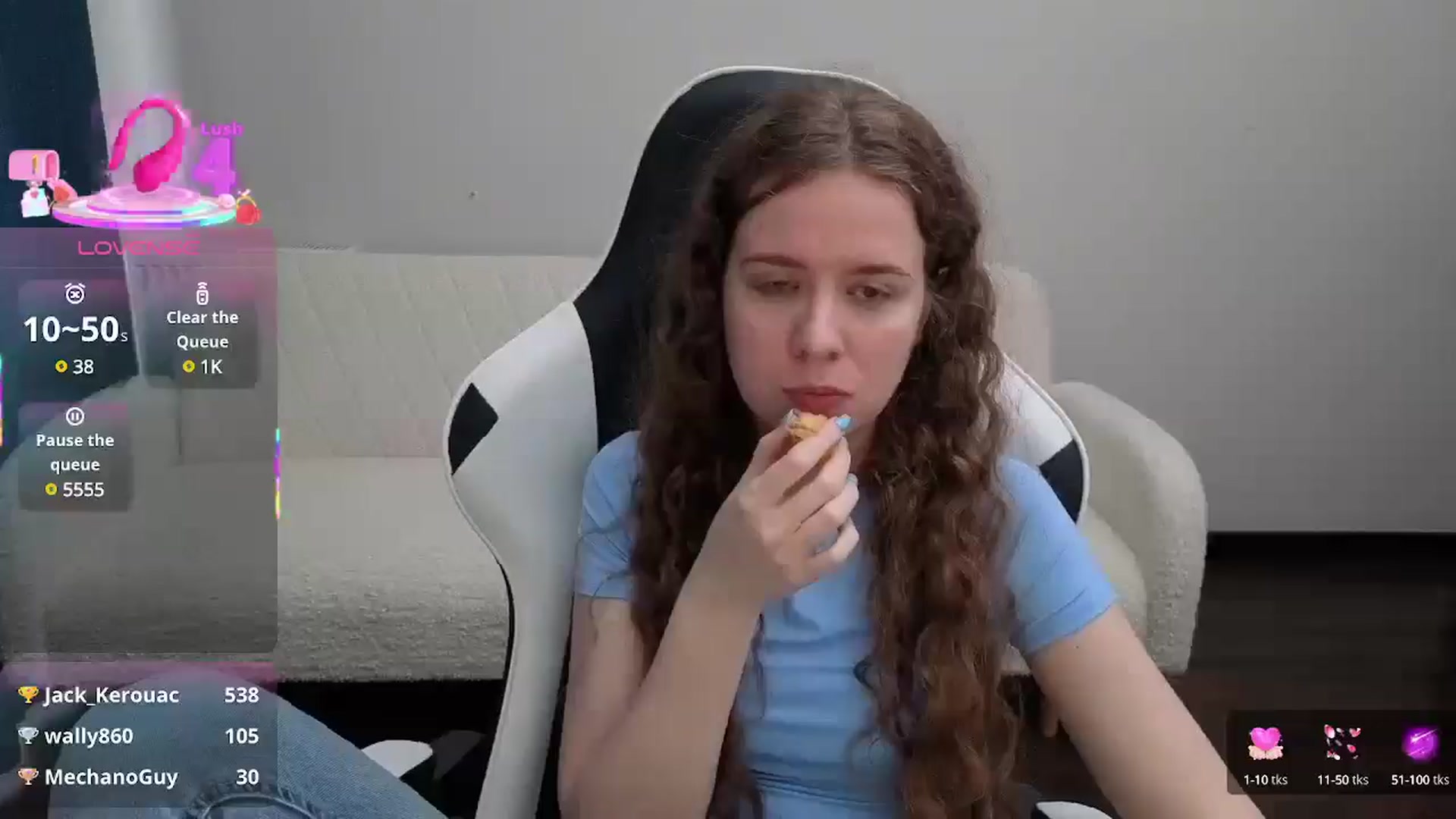 Gallery image thumbnail from BlueFlowerr's myfreecams stream on, 08/04/2025, 15:22 image 9 of 20