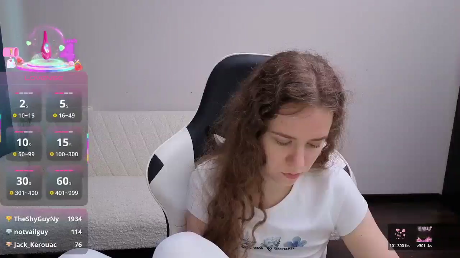 Gallery image thumbnail from BlueFlowerr's myfreecams stream on, 08/05/2025, 18:06 image 11 of 20