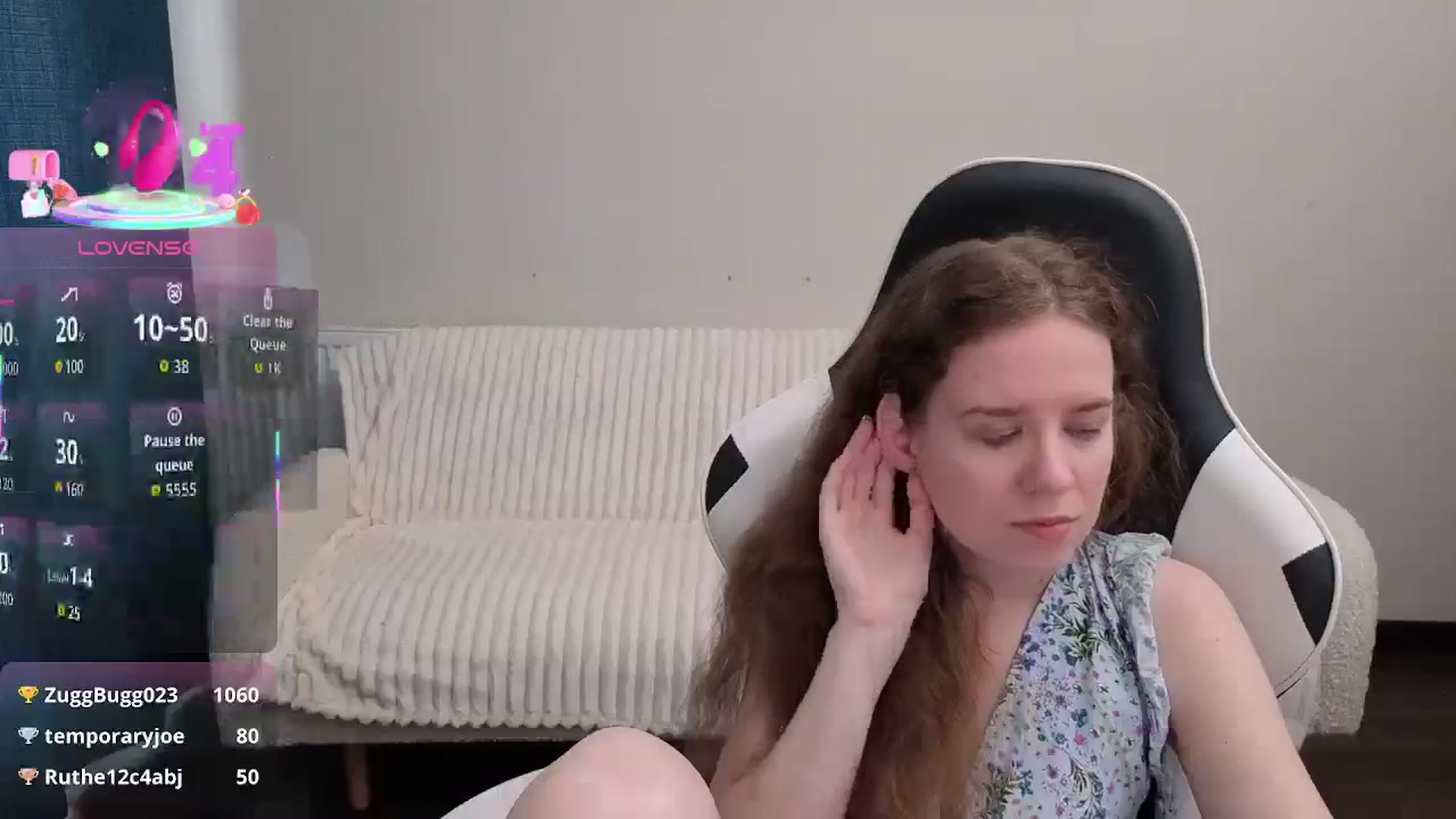 Gallery image thumbnail from BlueFlowerr's myfreecams stream on, 08/15/2025, 14:16 image 9 of 20
