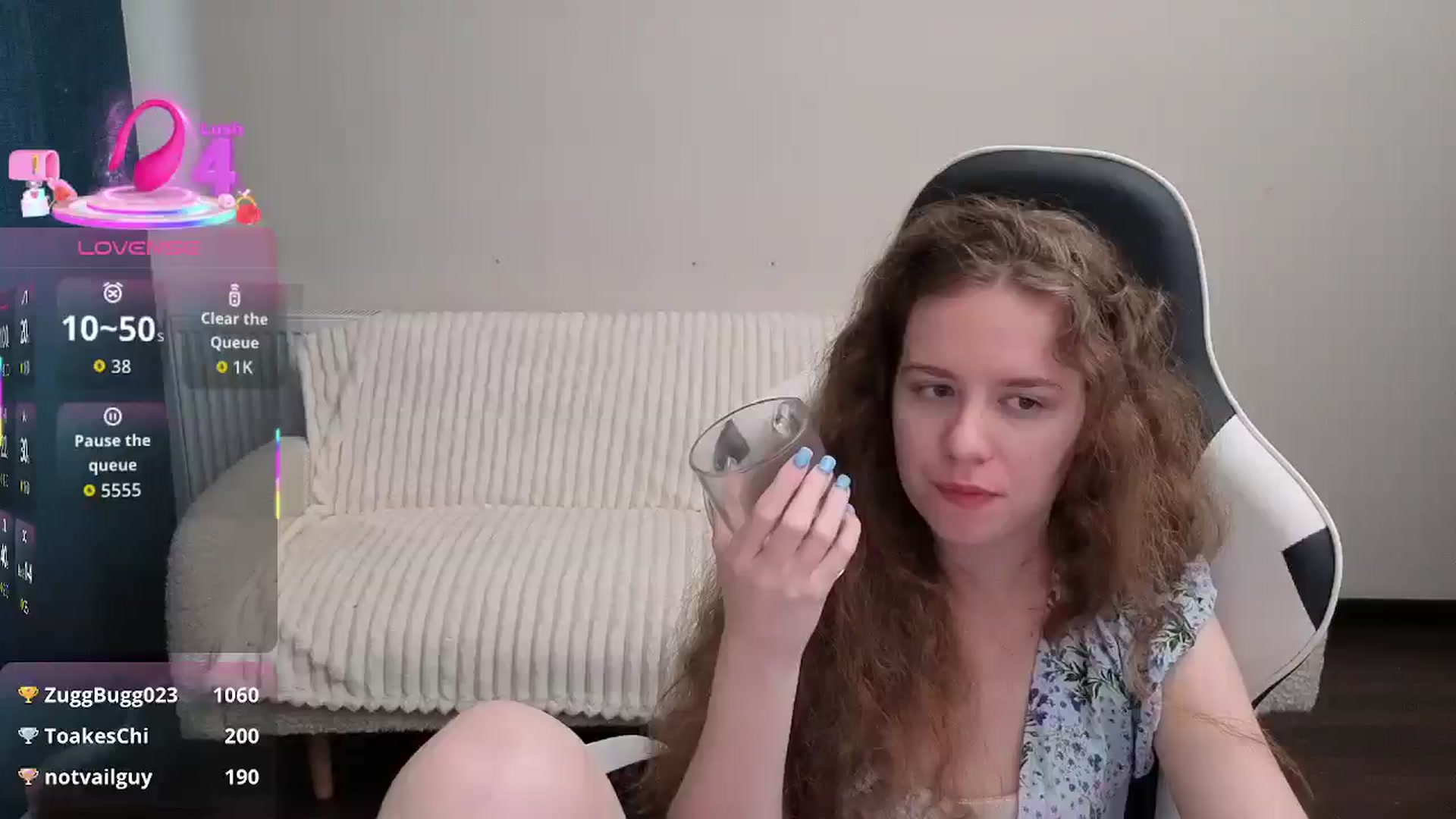 Gallery image thumbnail from BlueFlowerr's myfreecams stream on, 08/15/2025, 17:22 image 12 of 20