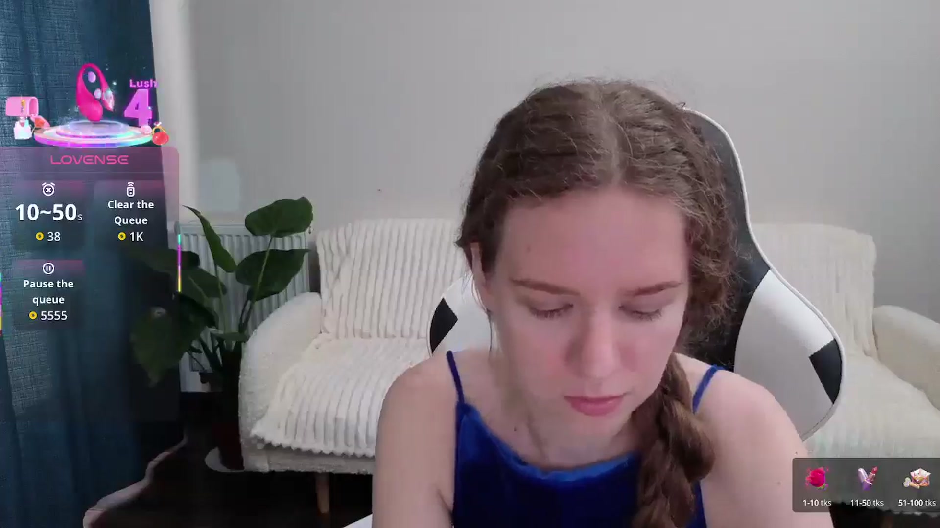 Gallery image thumbnail from BlueFlowerr's myfreecams stream on, 08/16/2025, 15:06 image 8 of 20