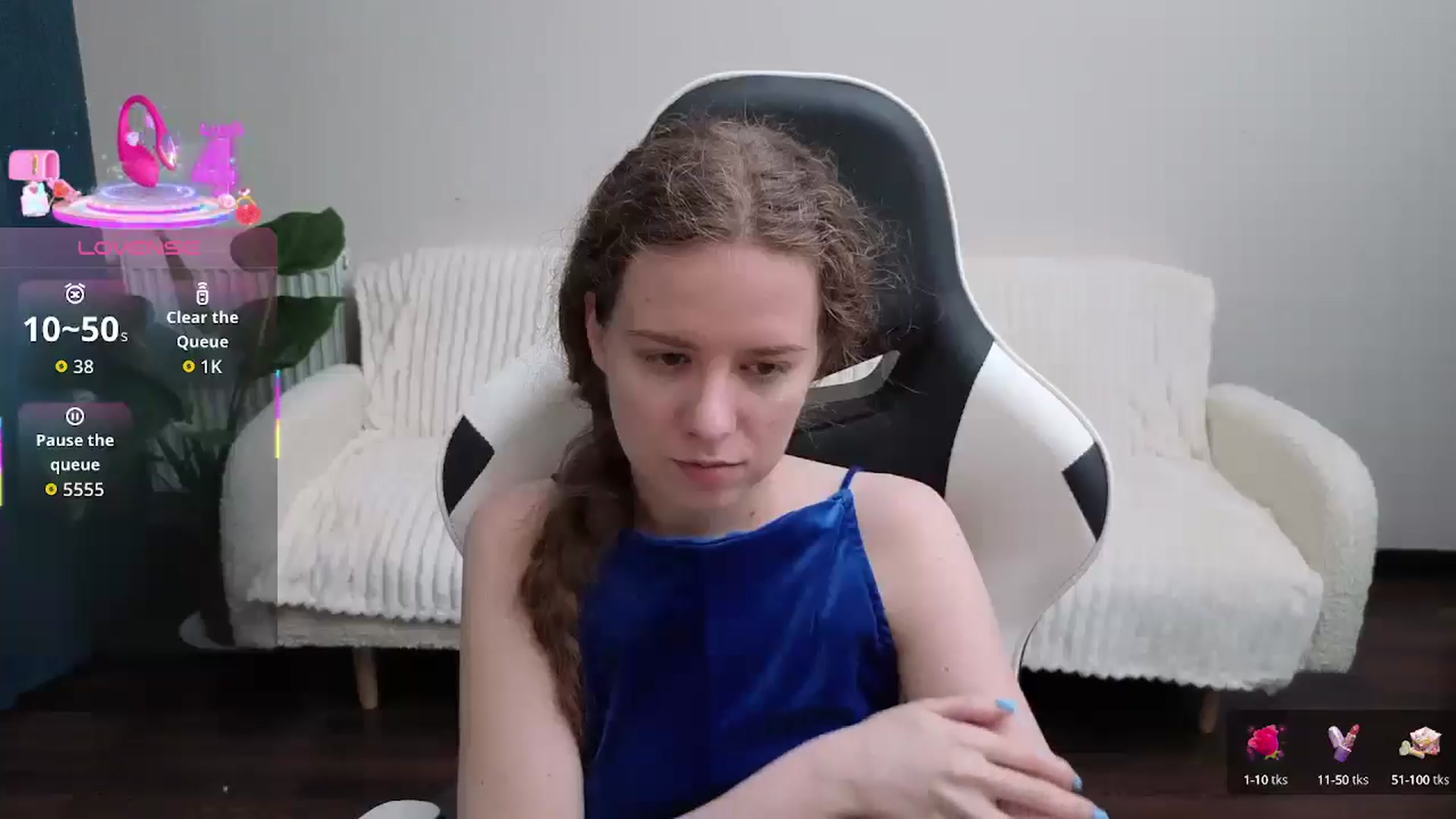 Gallery image thumbnail from BlueFlowerr's myfreecams stream on, 08/16/2025, 18:28 image 7 of 20