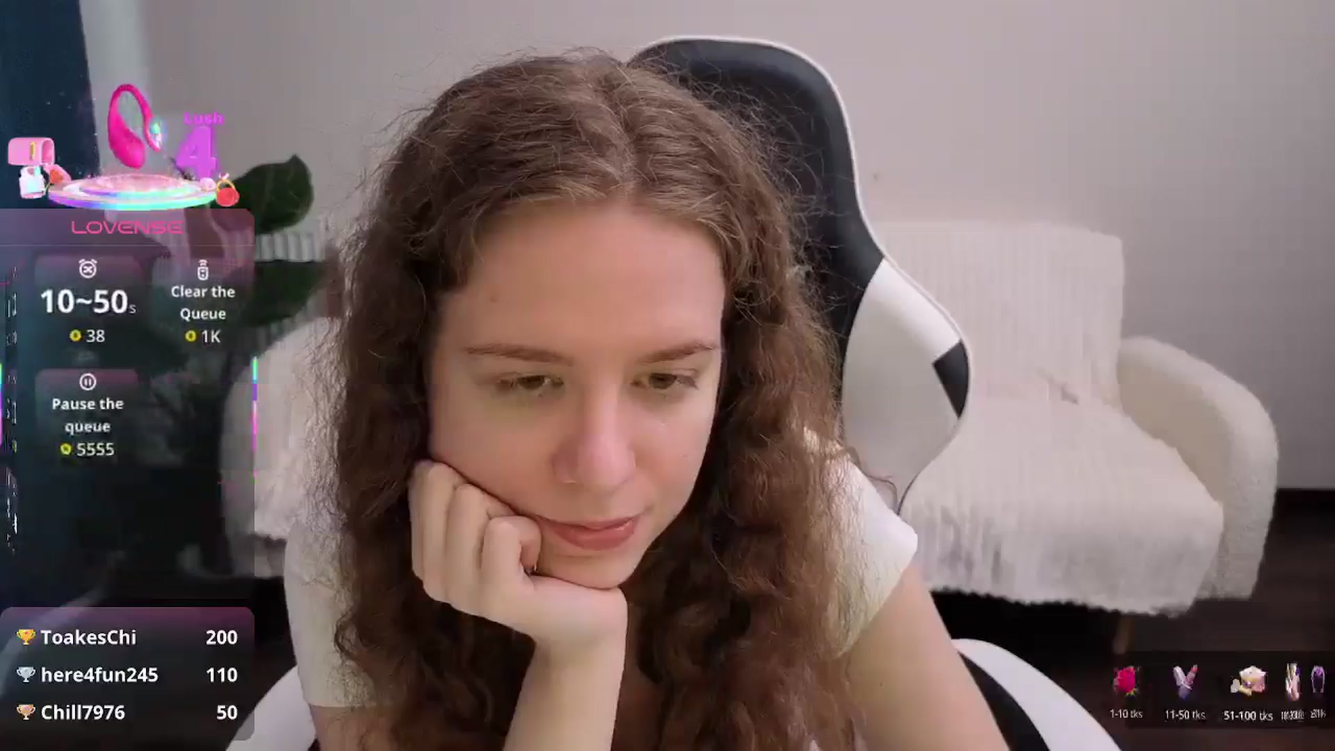 Gallery image thumbnail from BlueFlowerr's myfreecams stream on, 08/17/2025, 14:59 image 14 of 20
