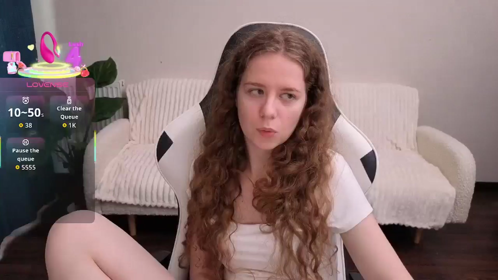 Gallery image thumbnail from BlueFlowerr's myfreecams stream on, 08/17/2025, 16:38 image 9 of 20