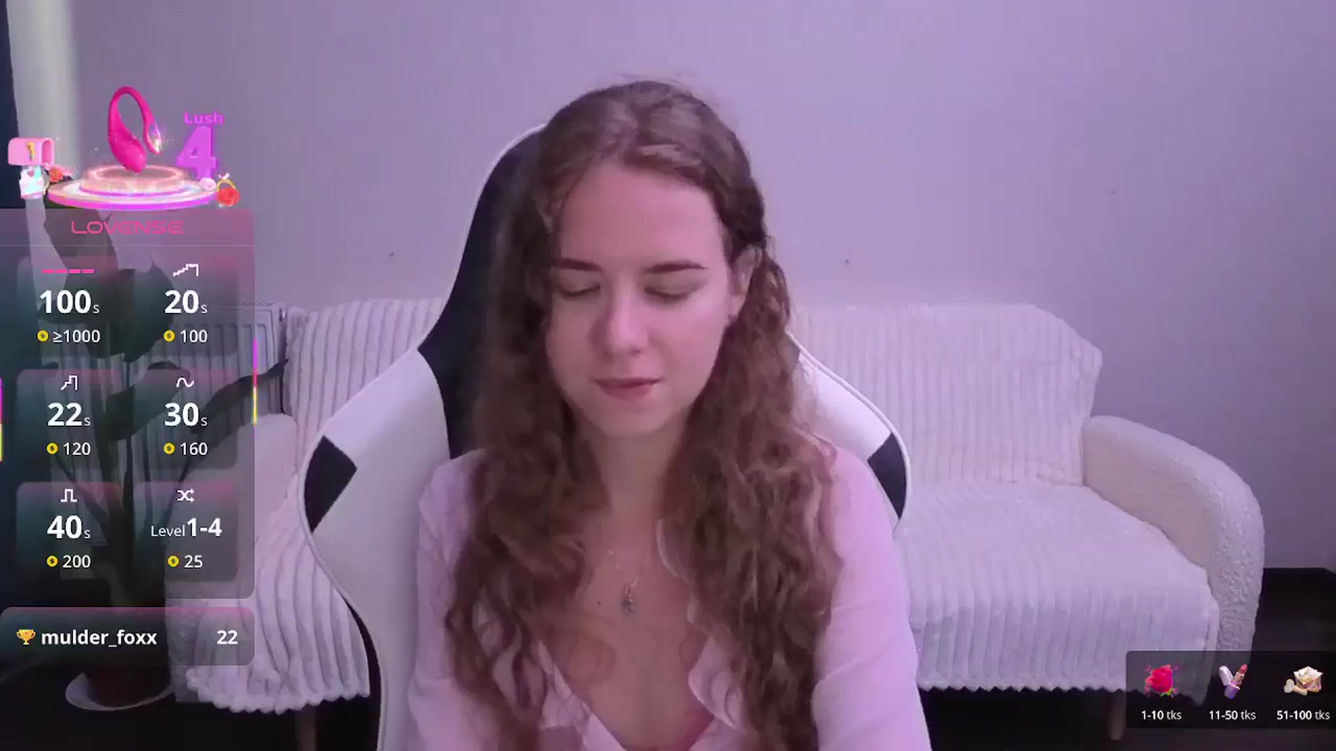 Gallery image thumbnail from BlueFlowerr's myfreecams stream on, 08/29/2025, 14:38 image 3 of 20