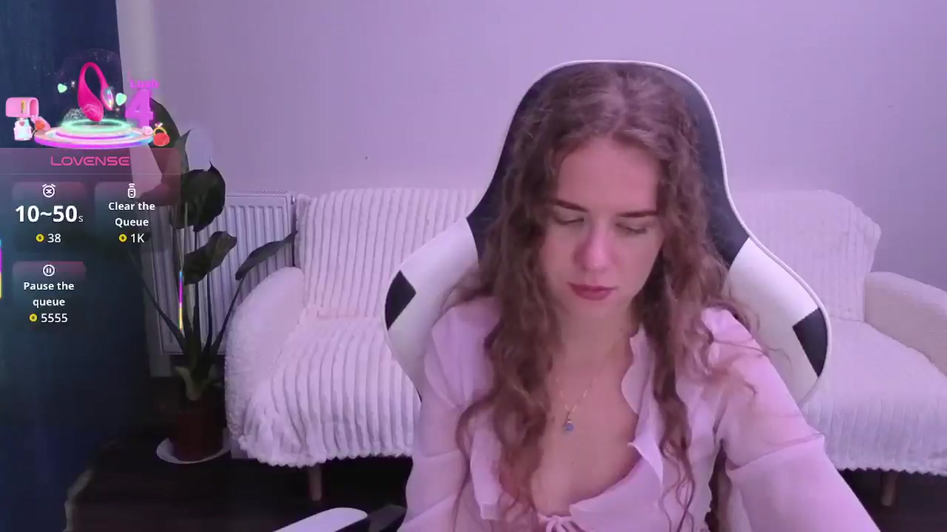 Gallery image thumbnail from BlueFlowerr's myfreecams stream on, 08/29/2025, 16:18 image 4 of 20