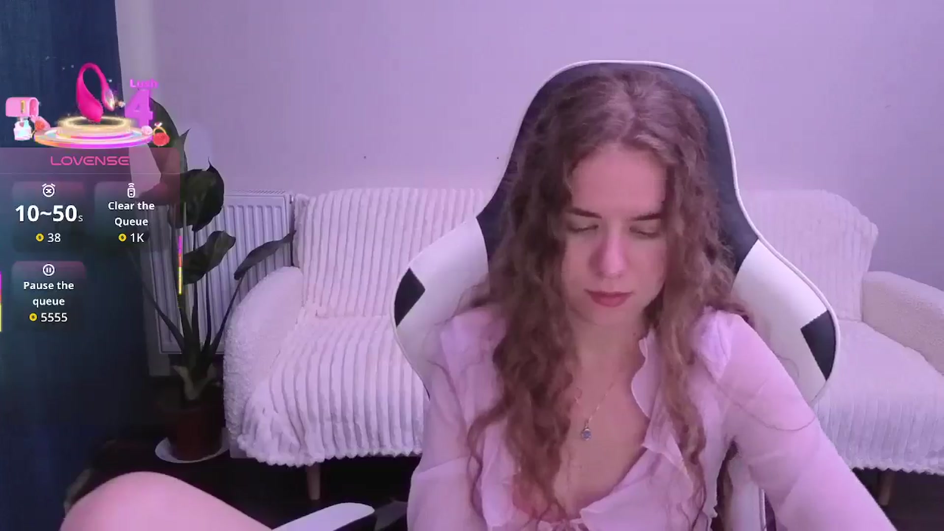 Gallery image thumbnail from BlueFlowerr's myfreecams stream on, 08/29/2025, 16:18 image 14 of 20