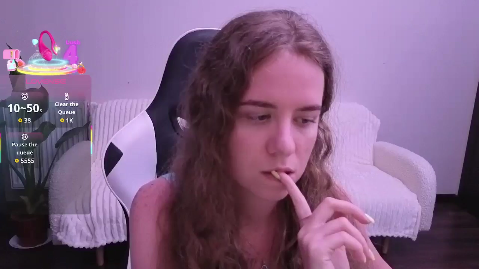 Gallery image thumbnail from BlueFlowerr's myfreecams stream on, 08/29/2025, 22:20 image 18 of 20