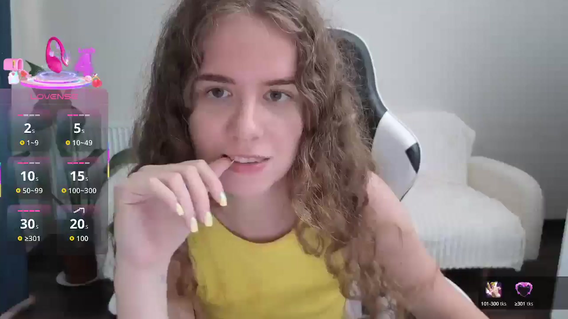 Gallery image thumbnail from BlueFlowerr's myfreecams stream on, 09/03/2025, 16:25 image 4 of 20
