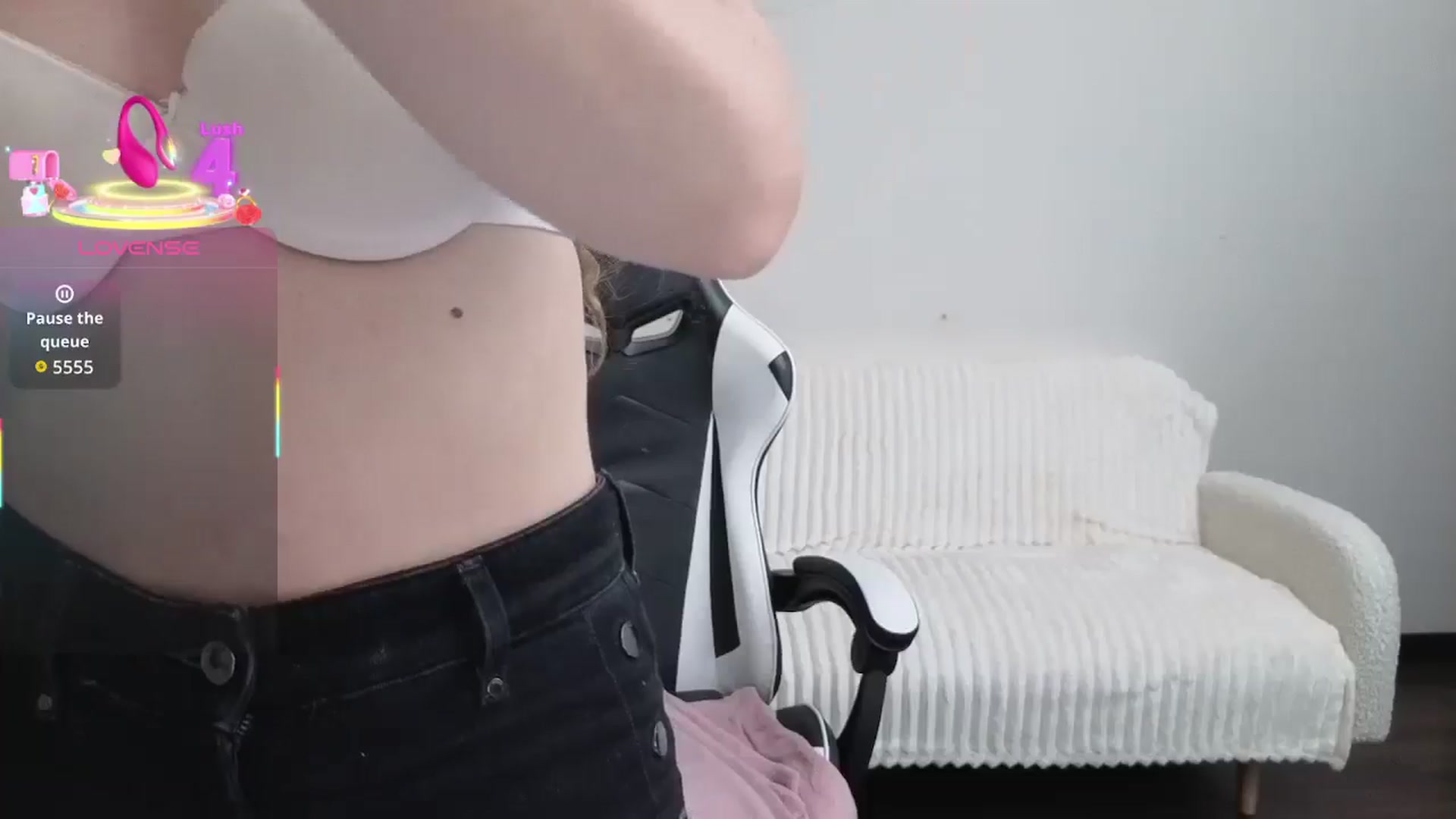 Gallery image thumbnail from BlueFlowerr's myfreecams stream on, 09/03/2025, 18:52 image 6 of 20