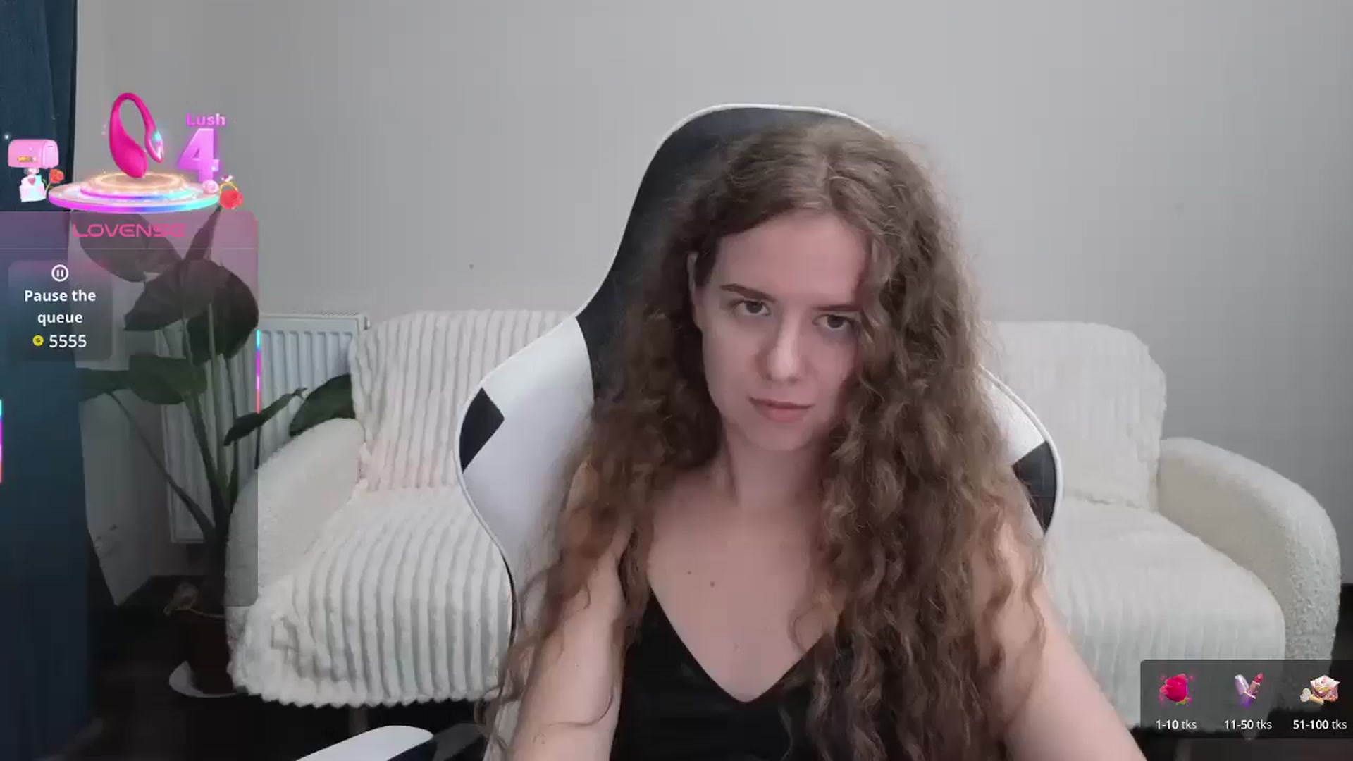Gallery image thumbnail from BlueFlowerr's myfreecams stream on, 09/06/2025, 15:38 image 17 of 20
