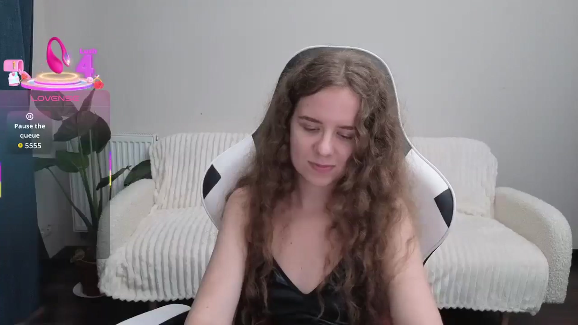 Gallery image thumbnail from BlueFlowerr's myfreecams stream on, 09/06/2025, 15:38 image 20 of 20