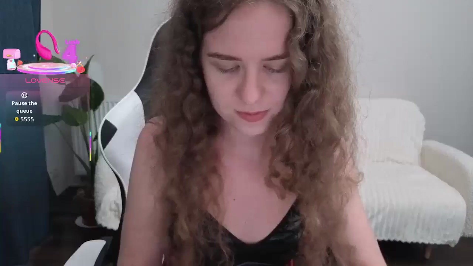 Gallery image thumbnail from BlueFlowerr's myfreecams stream on, 09/06/2025, 17:18 image 6 of 20