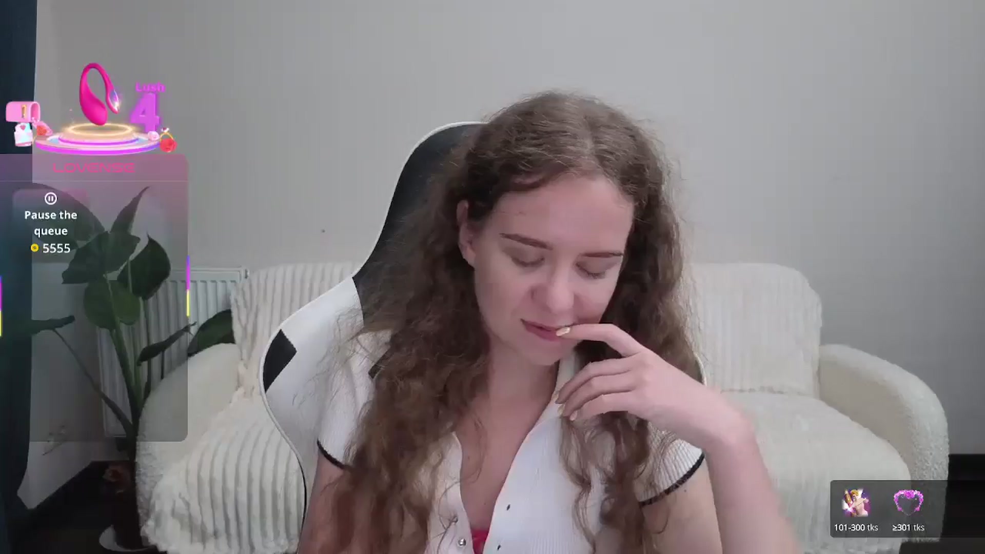 Gallery image thumbnail from BlueFlowerr's myfreecams stream on, 09/07/2025, 18:59 image 10 of 20