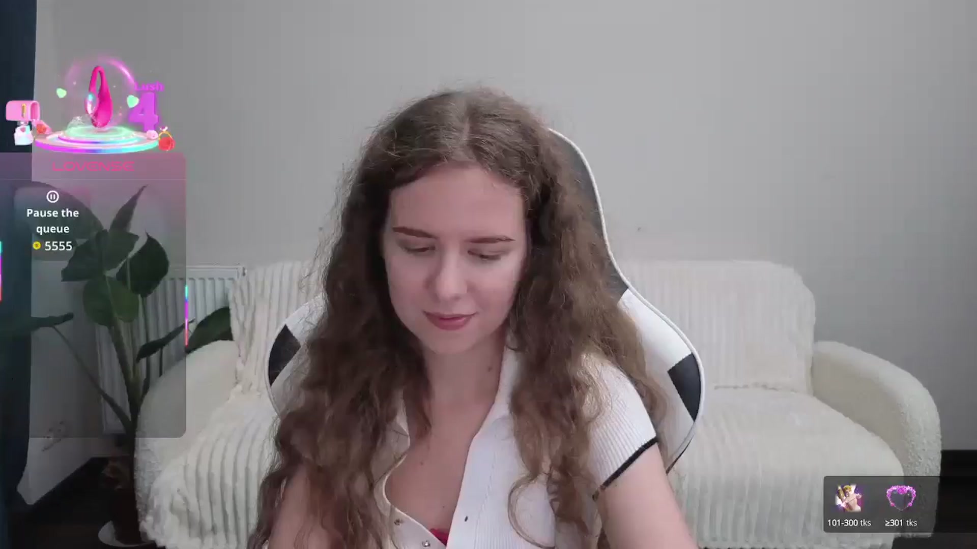 Gallery image thumbnail from BlueFlowerr's myfreecams stream on, 09/07/2025, 18:59 image 15 of 20