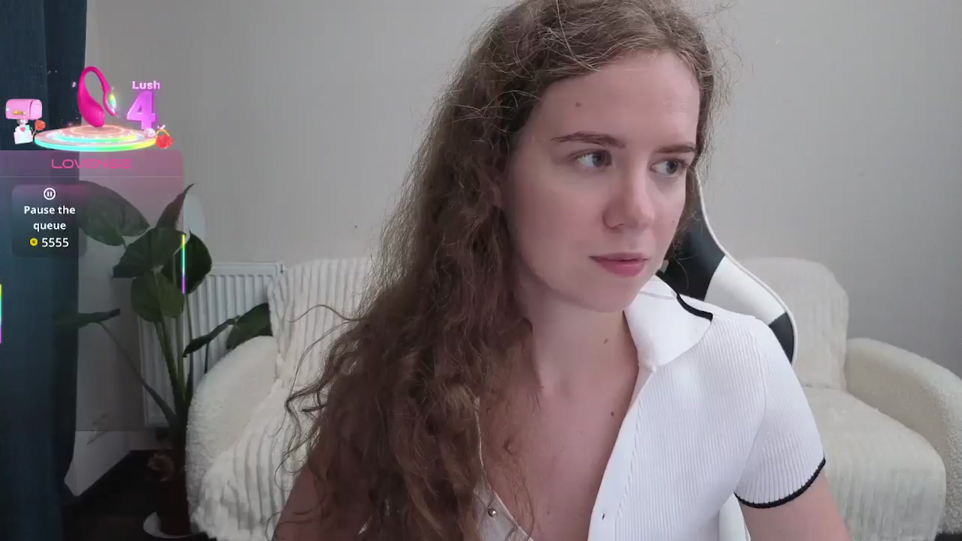 Gallery image thumbnail from BlueFlowerr's myfreecams stream on, 09/07/2025, 19:25 image 1 of 20