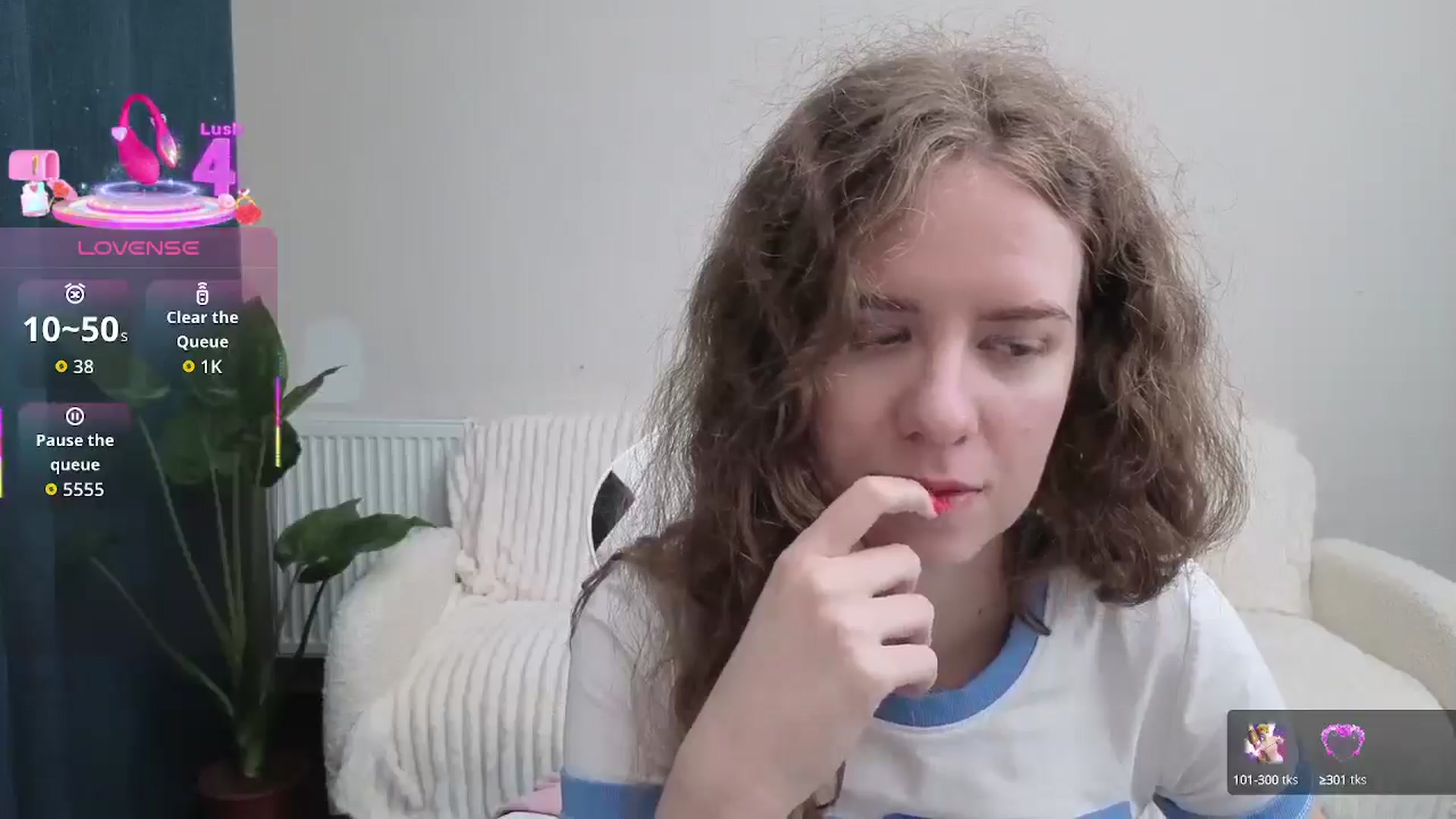 Gallery image thumbnail from BlueFlowerr's myfreecams stream on, 09/17/2025, 17:39 image 16 of 20