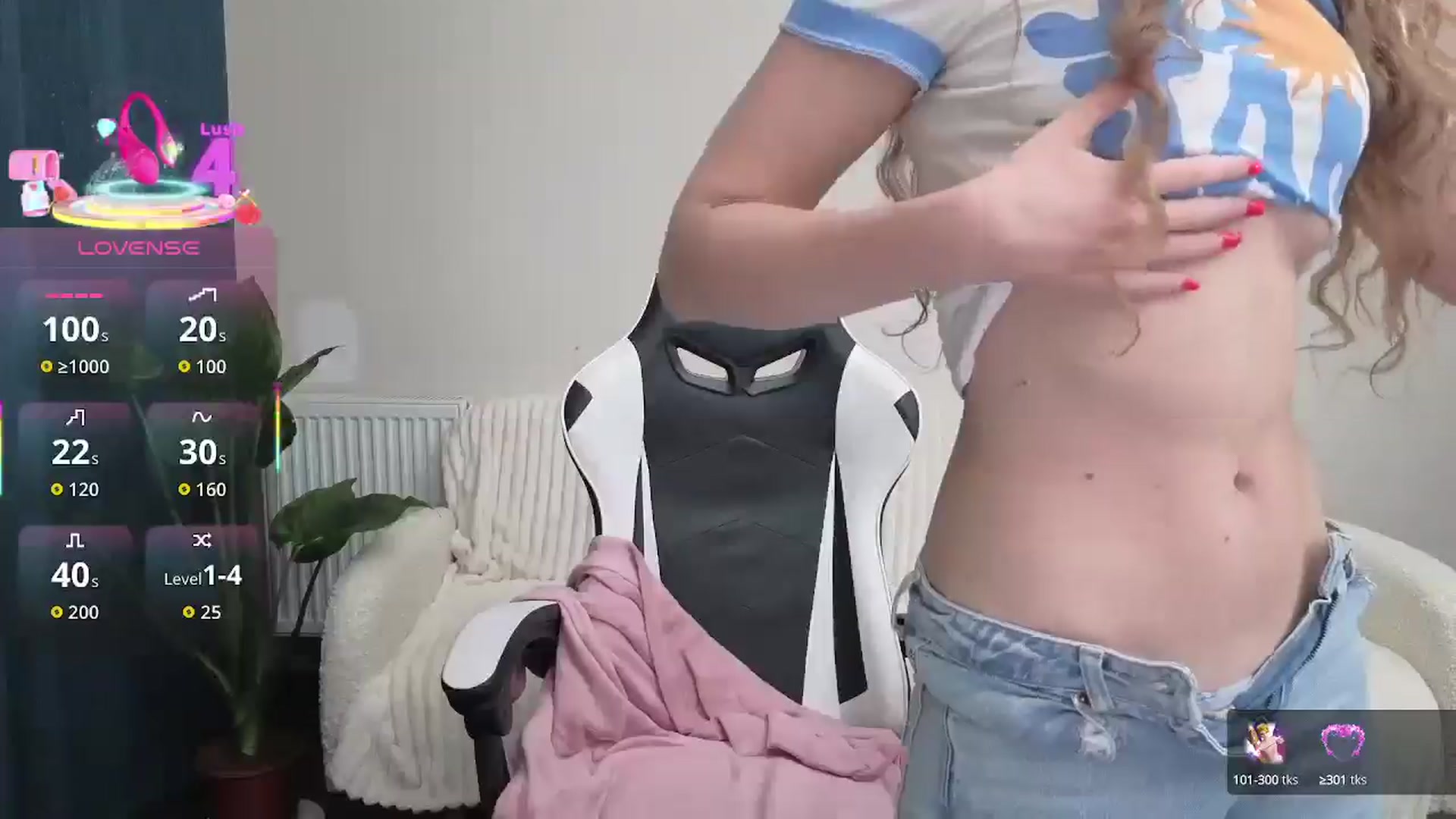 Gallery image thumbnail from BlueFlowerr's myfreecams stream on, 09/17/2025, 17:39 image 9 of 20