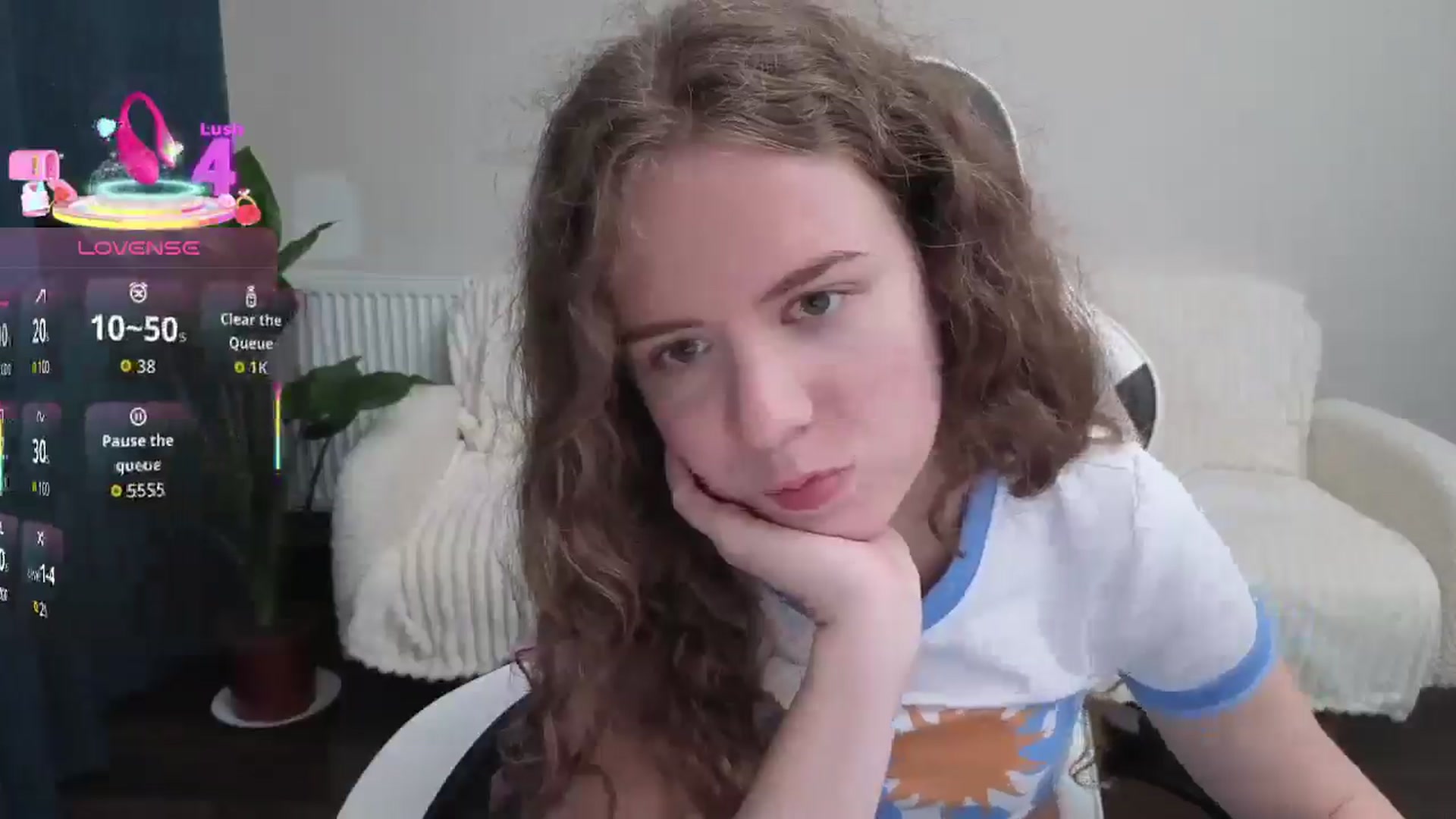 Gallery image thumbnail from BlueFlowerr's myfreecams stream on, 09/17/2025, 17:39 image 17 of 20
