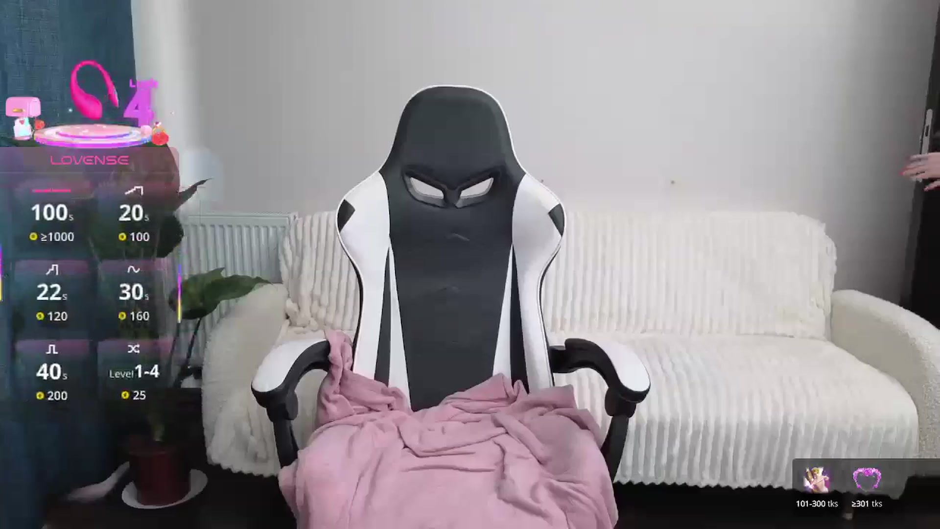 Gallery image thumbnail from BlueFlowerr's myfreecams stream on, 09/18/2025, 14:42 image 15 of 20