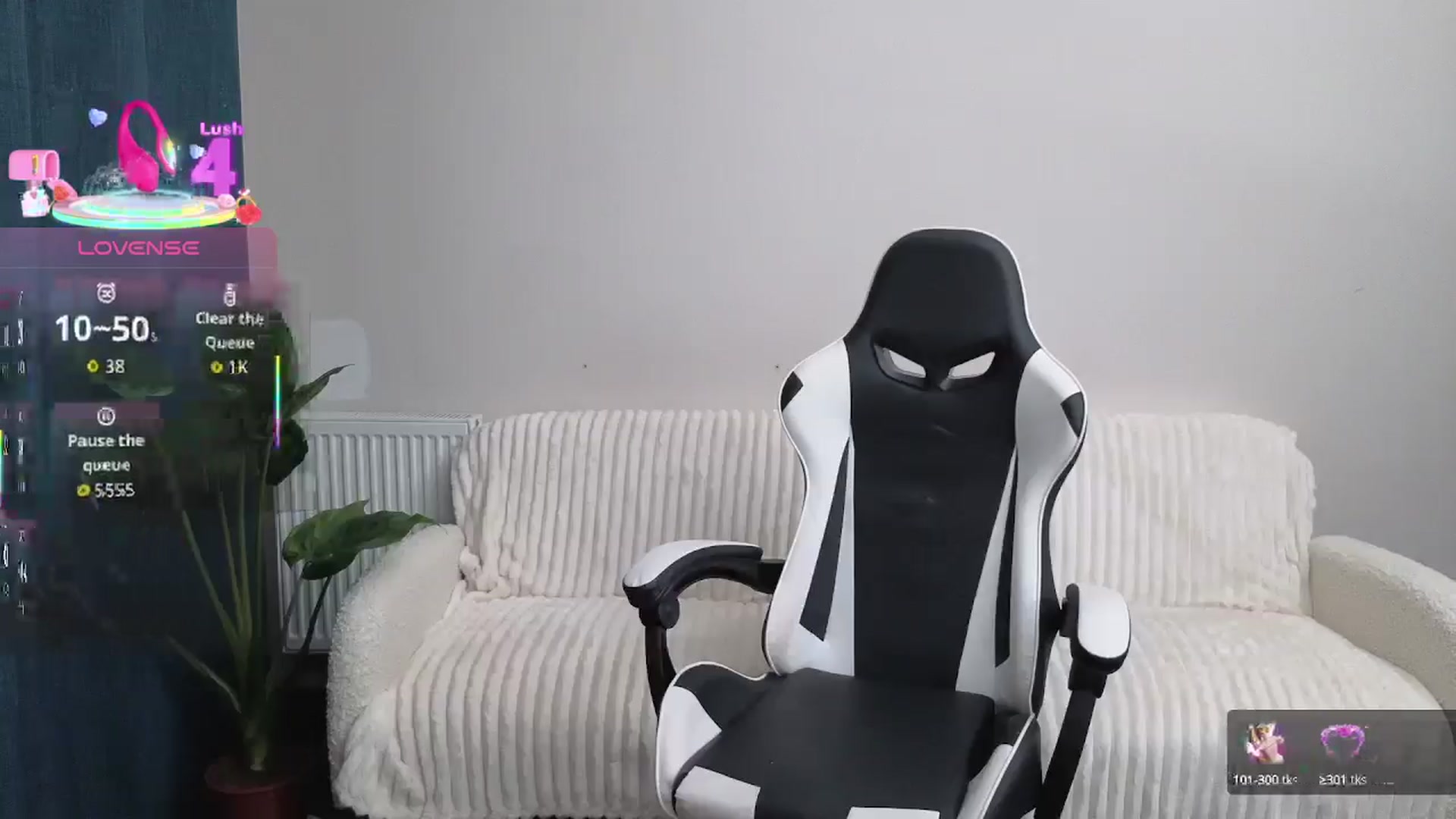 Gallery image thumbnail from BlueFlowerr's myfreecams stream on, 09/18/2025, 17:41 image 4 of 20