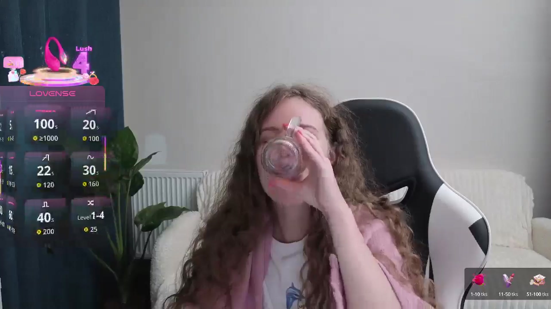 Gallery image thumbnail from BlueFlowerr's myfreecams stream on, 09/18/2025, 21:29 image 4 of 20