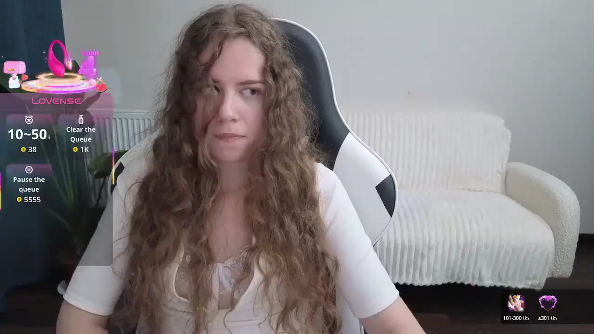 Gallery image thumbnail from BlueFlowerr's myfreecams stream on, 09/19/2025, 18:29 image 12 of 20