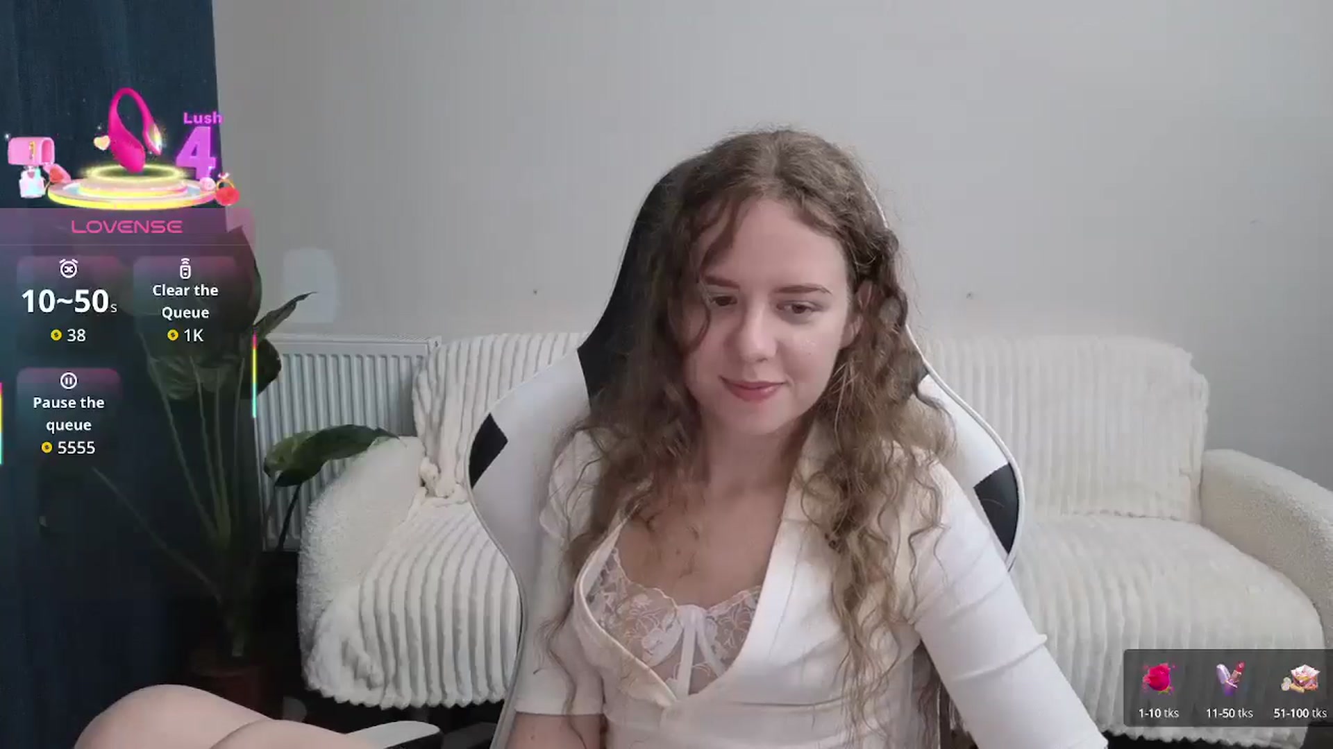 Gallery image thumbnail from BlueFlowerr's myfreecams stream on, 09/19/2025, 22:30 image 13 of 20