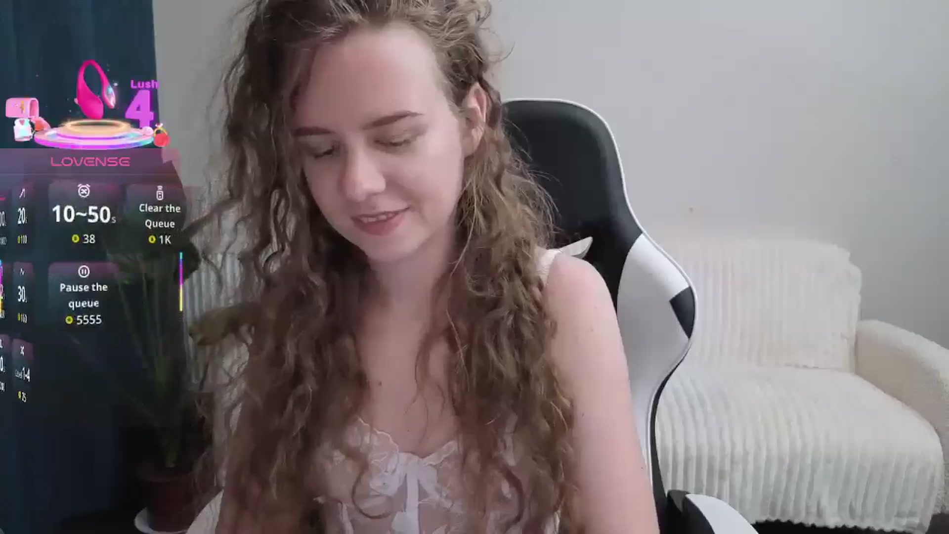 Gallery image thumbnail from BlueFlowerr's myfreecams stream on, 09/19/2025, 22:30 image 20 of 20