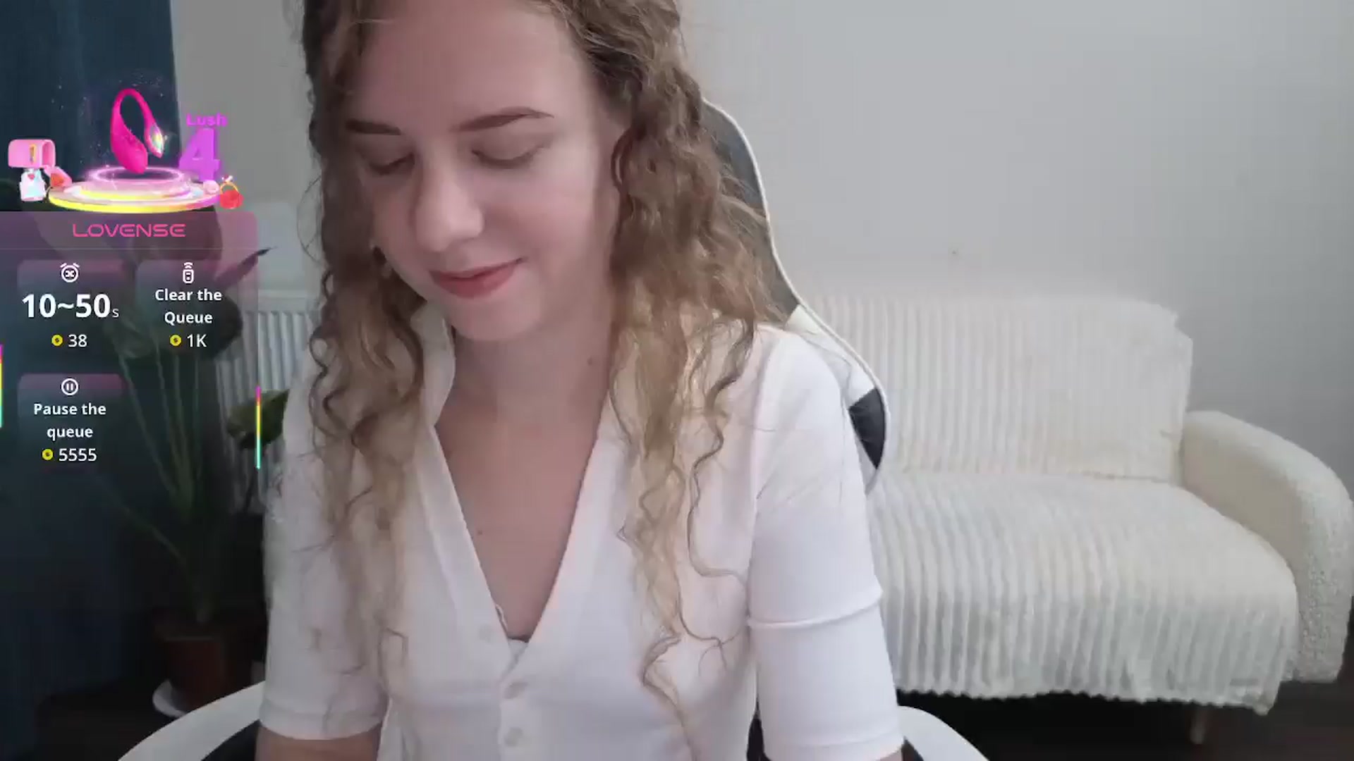 Gallery image thumbnail from BlueFlowerr's myfreecams stream on, 09/19/2025, 22:30 image 1 of 20