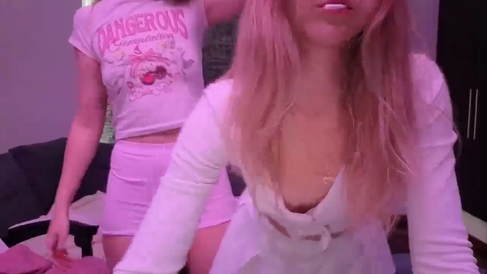 Gallery image thumbnail from BlueFlowerr's myfreecams stream on, 09/20/2025, 21:26 image 7 of 20