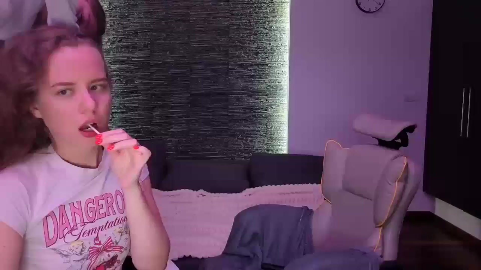 Gallery image thumbnail from BlueFlowerr's myfreecams stream on, 09/20/2025, 21:26 image 19 of 20