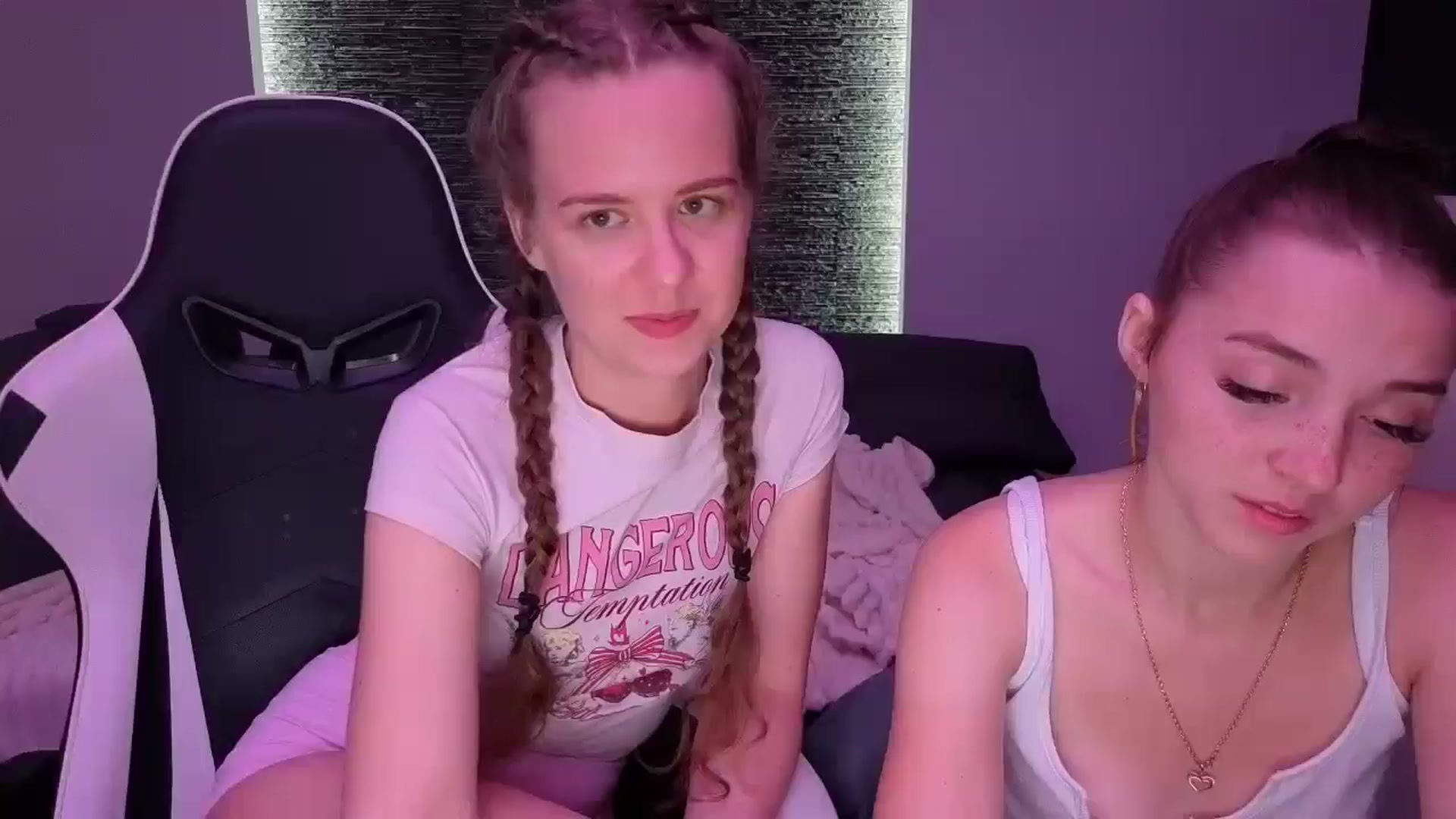 Gallery image thumbnail from BlueFlowerr's myfreecams stream on, 09/21/2025, 01:02 image 1 of 20