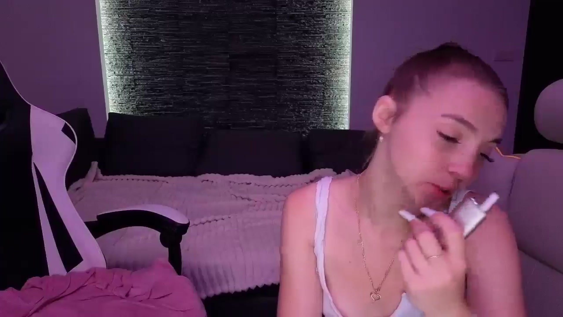 Gallery image thumbnail from BlueFlowerr's myfreecams stream on, 09/21/2025, 01:02 image 18 of 20
