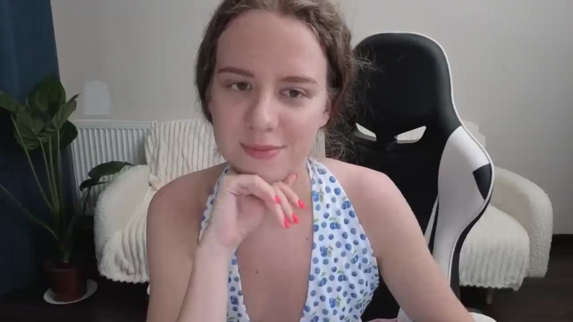 Gallery image thumbnail from BlueFlowerr's myfreecams stream on, 09/21/2025, 17:50 image 19 of 20