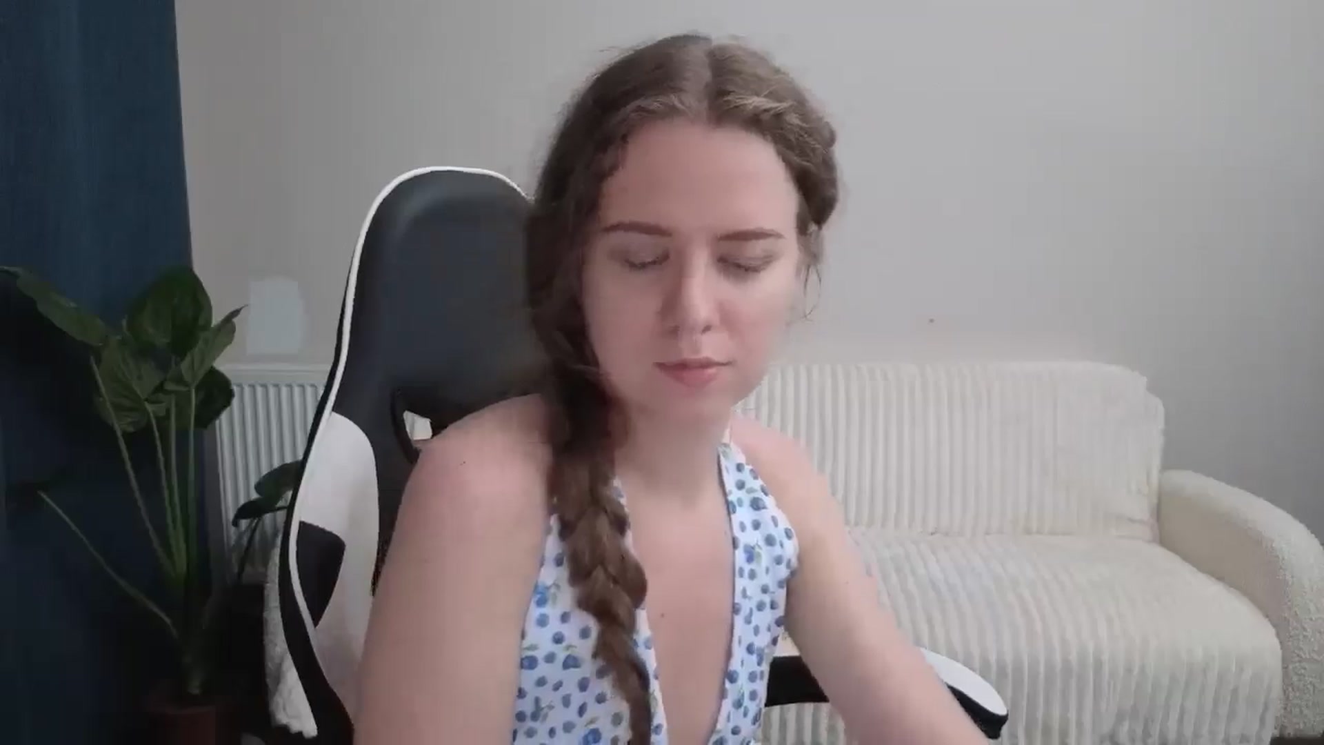 Gallery image thumbnail from BlueFlowerr's myfreecams stream on, 09/21/2025, 20:43 image 11 of 20