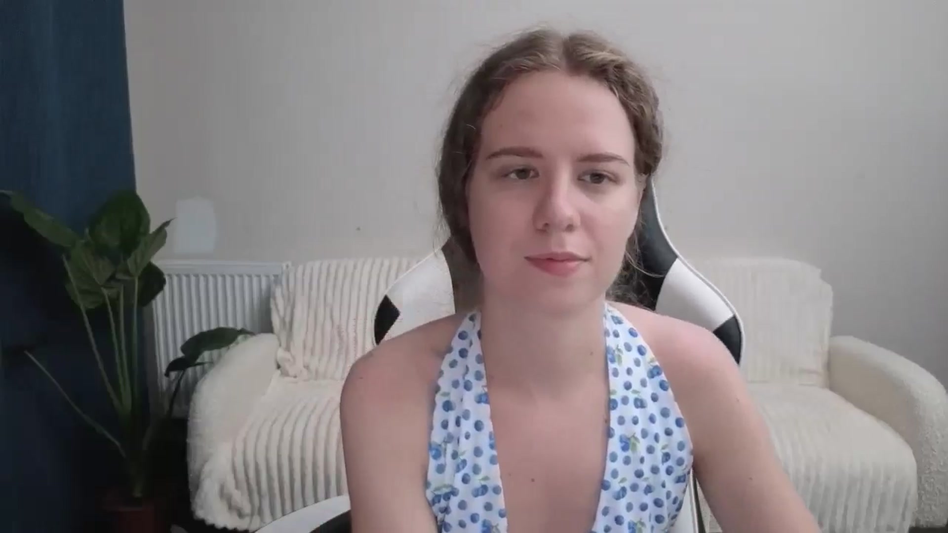 Gallery image thumbnail from BlueFlowerr's myfreecams stream on, 09/21/2025, 20:43 image 14 of 20