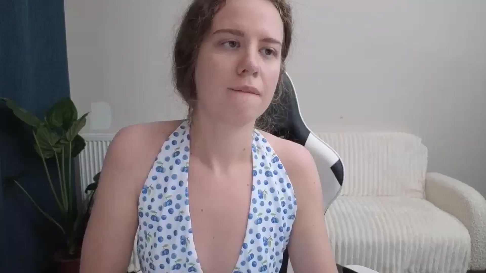 Gallery image thumbnail from BlueFlowerr's myfreecams stream on, 09/21/2025, 20:43 image 12 of 20