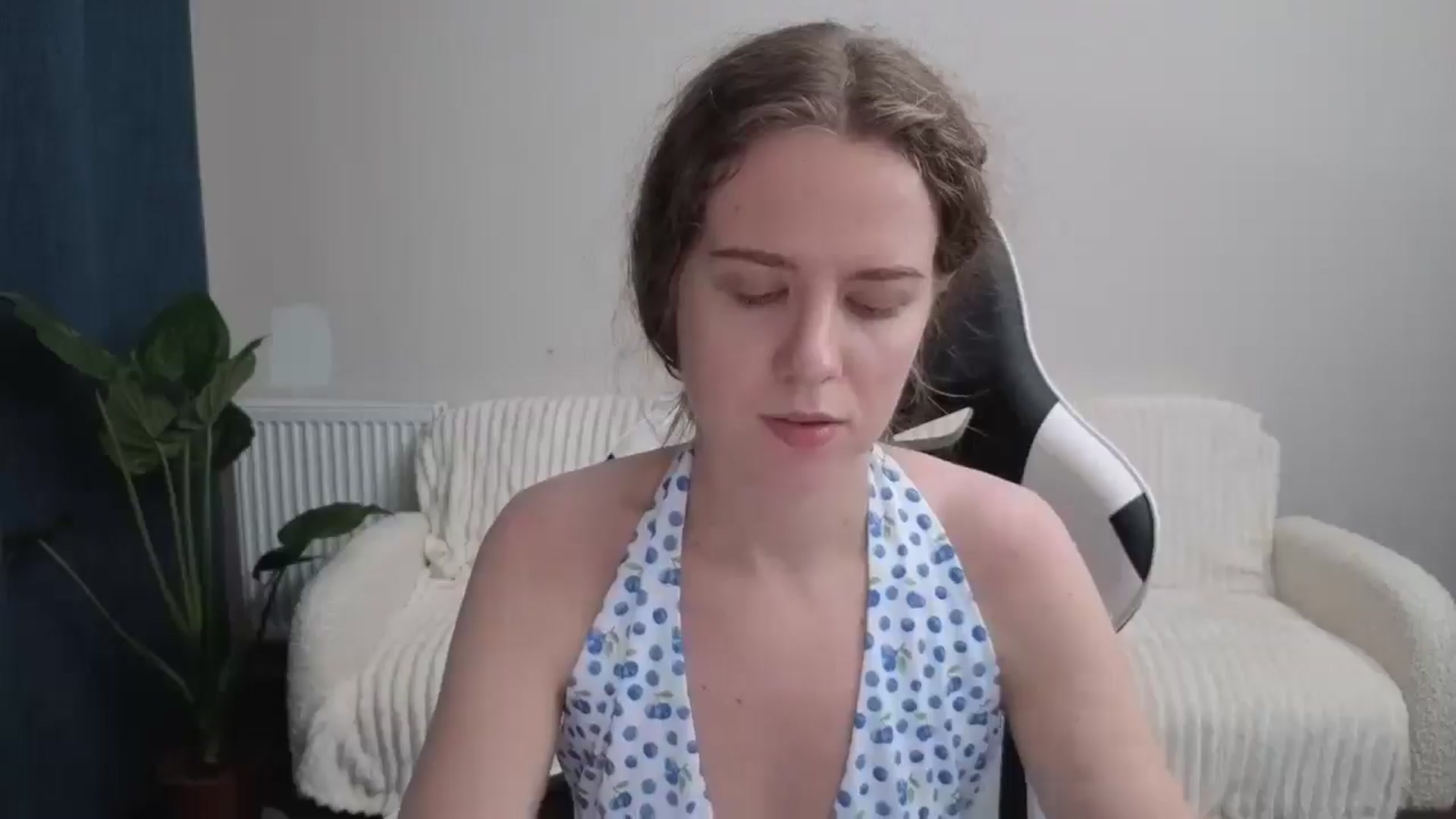 Gallery image thumbnail from BlueFlowerr's myfreecams stream on, 09/21/2025, 20:43 image 15 of 20