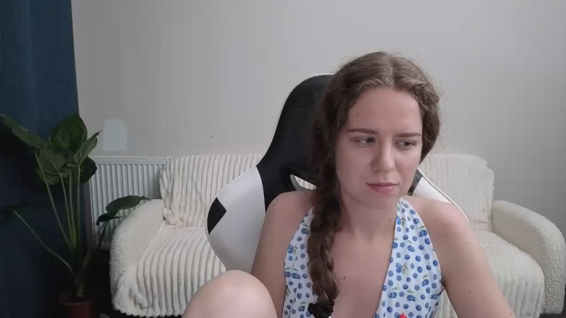 Gallery image thumbnail from BlueFlowerr's myfreecams stream on, 09/21/2025, 20:43 image 16 of 20