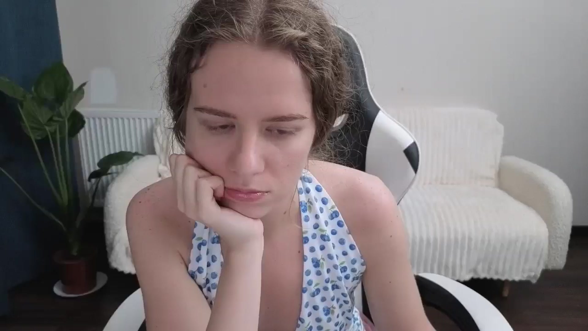 Gallery image thumbnail from BlueFlowerr's myfreecams stream on, 09/21/2025, 20:43 image 2 of 20