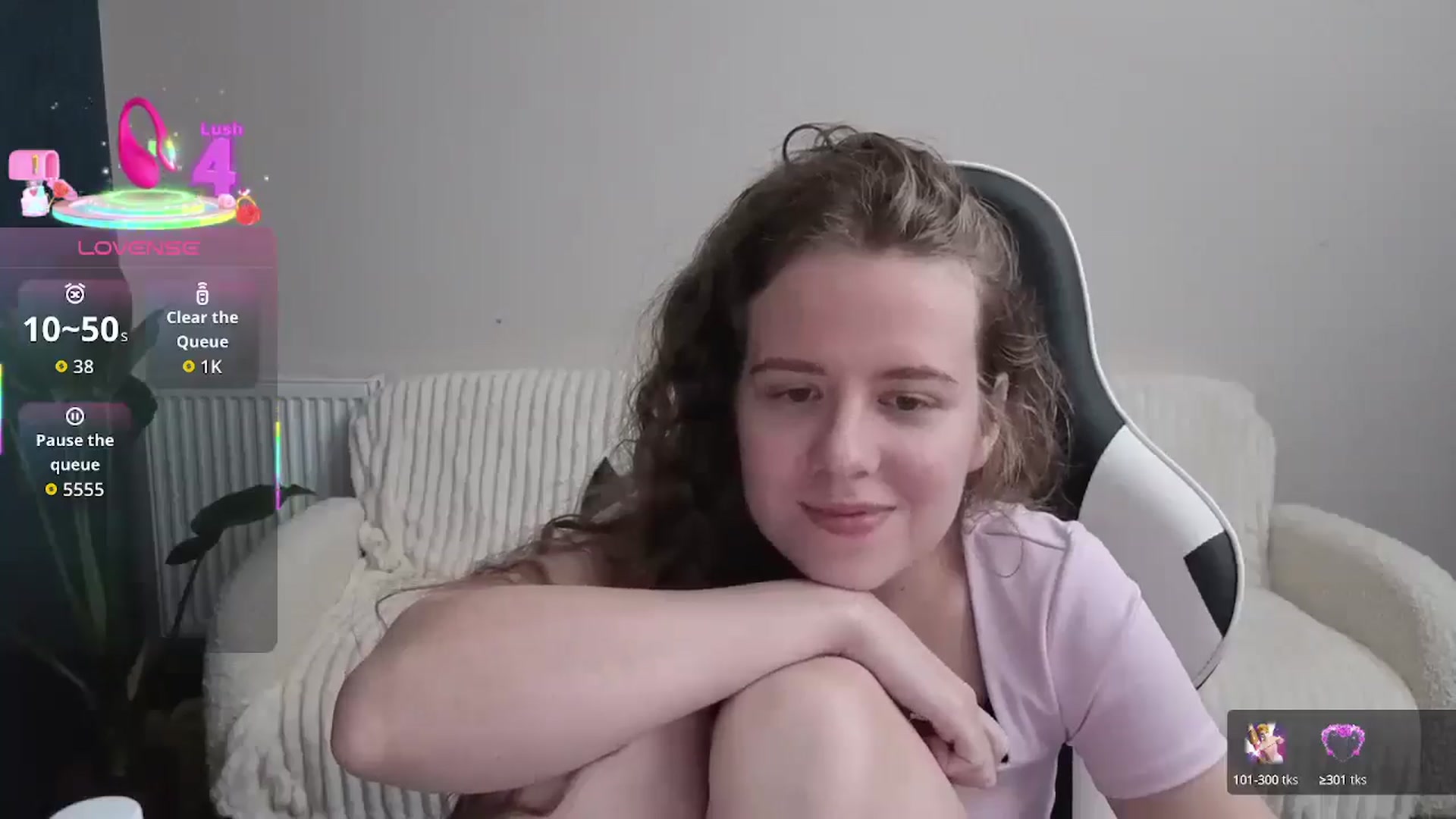 Gallery image thumbnail from BlueFlowerr's myfreecams stream on, 09/26/2025, 21:59 image 16 of 20