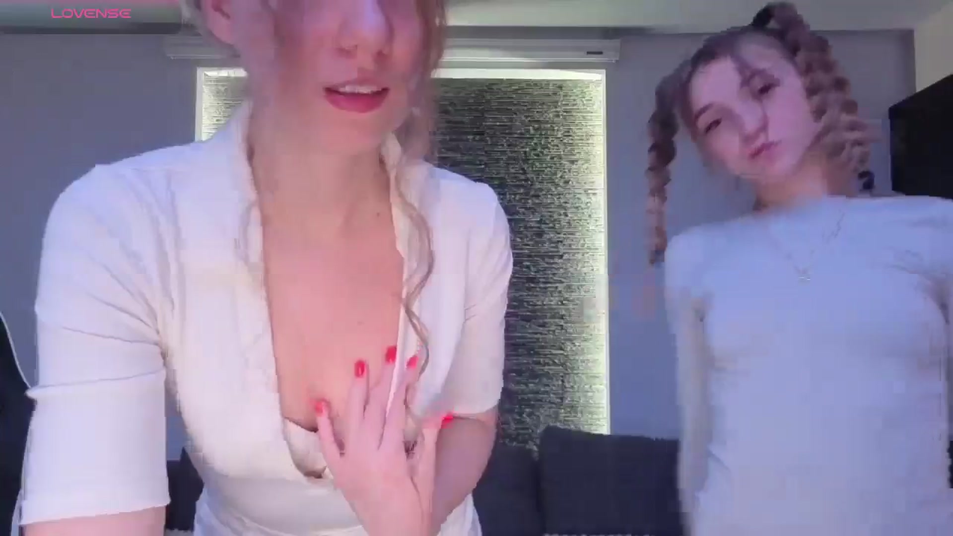 Gallery image thumbnail from BlueFlowerr's myfreecams stream on, 09/30/2025, 20:32 image 3 of 20