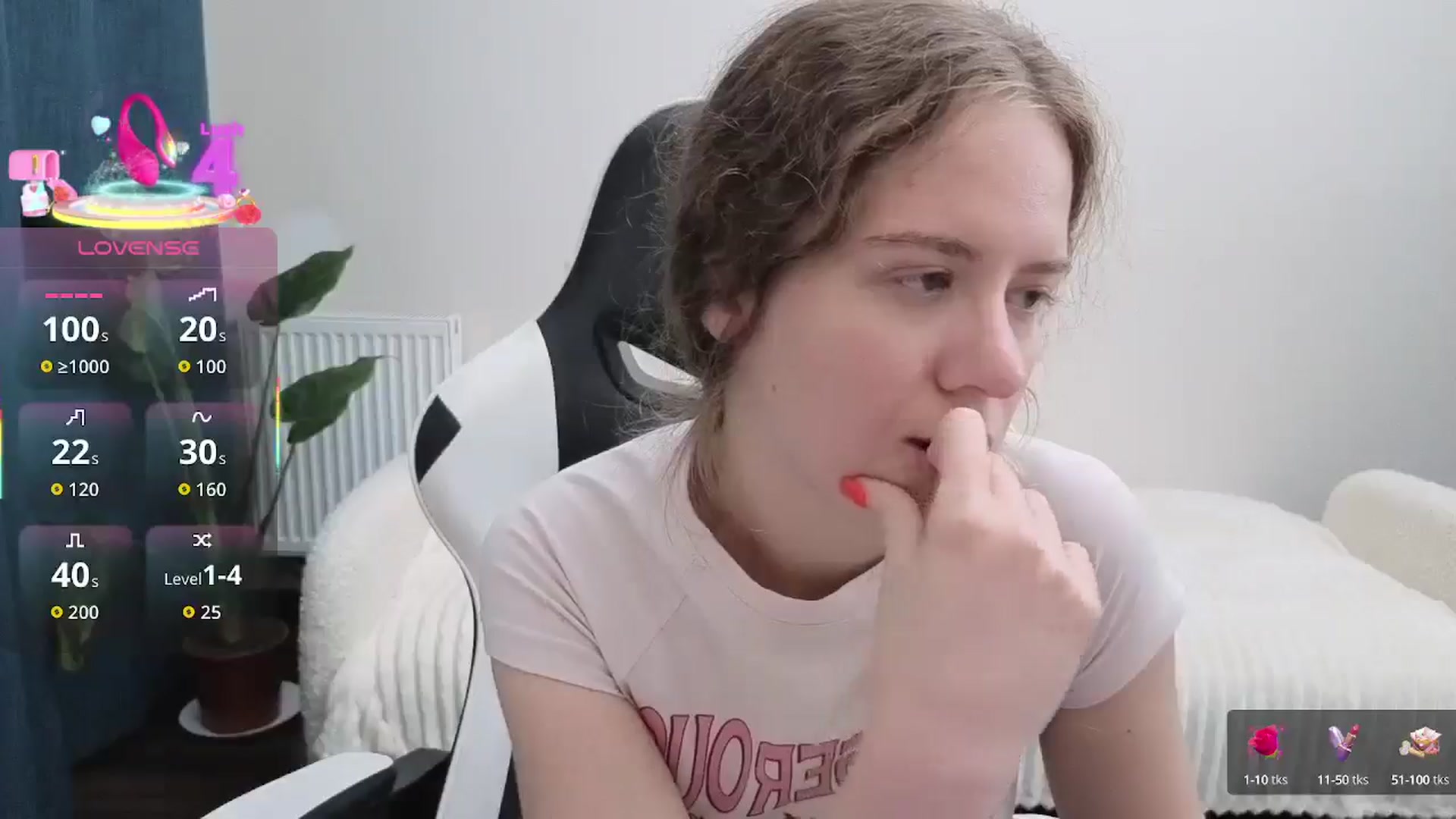 Gallery image thumbnail from BlueFlowerr's myfreecams stream on, 10/03/2025, 19:06 image 17 of 20
