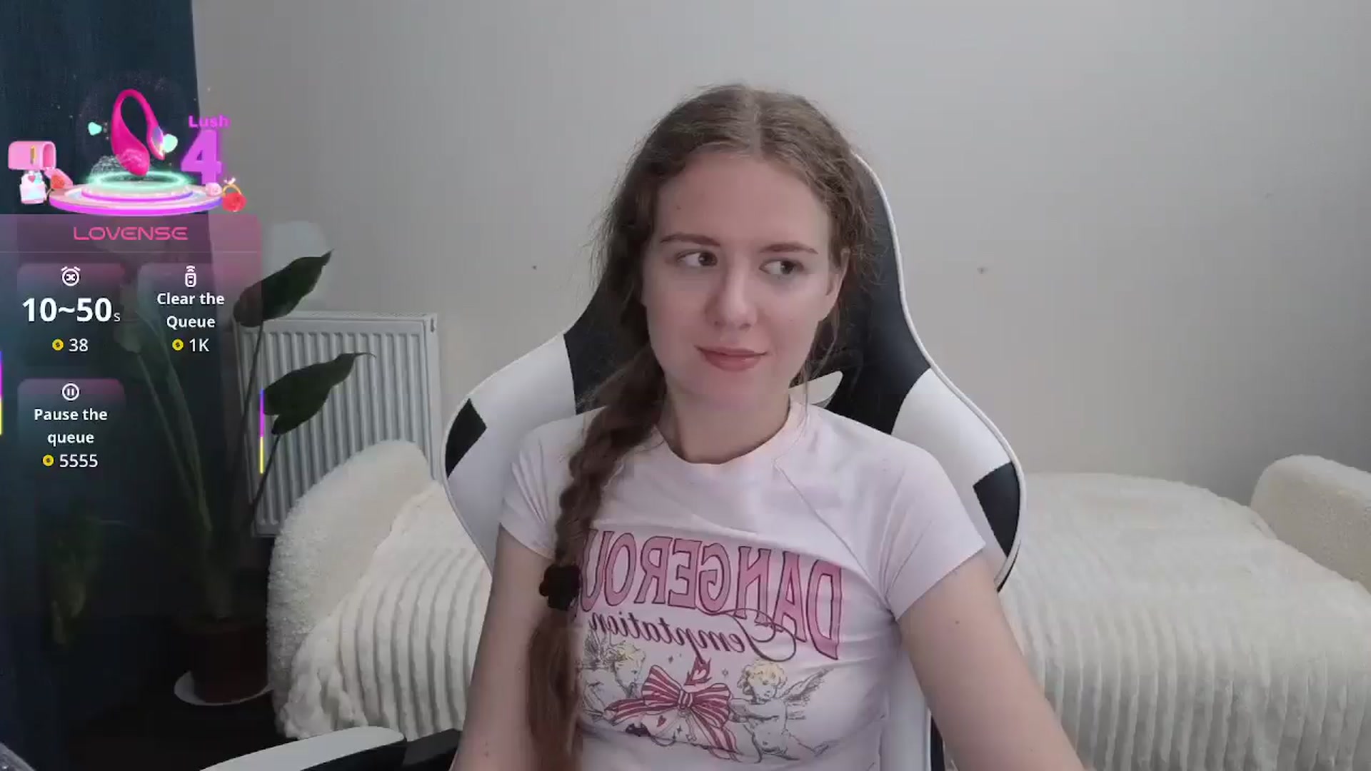 Gallery image thumbnail from BlueFlowerr's myfreecams stream on, 10/03/2025, 19:06 image 13 of 20